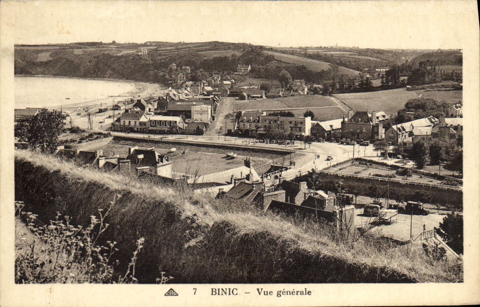 VINTAGE POSTCARD Binic View