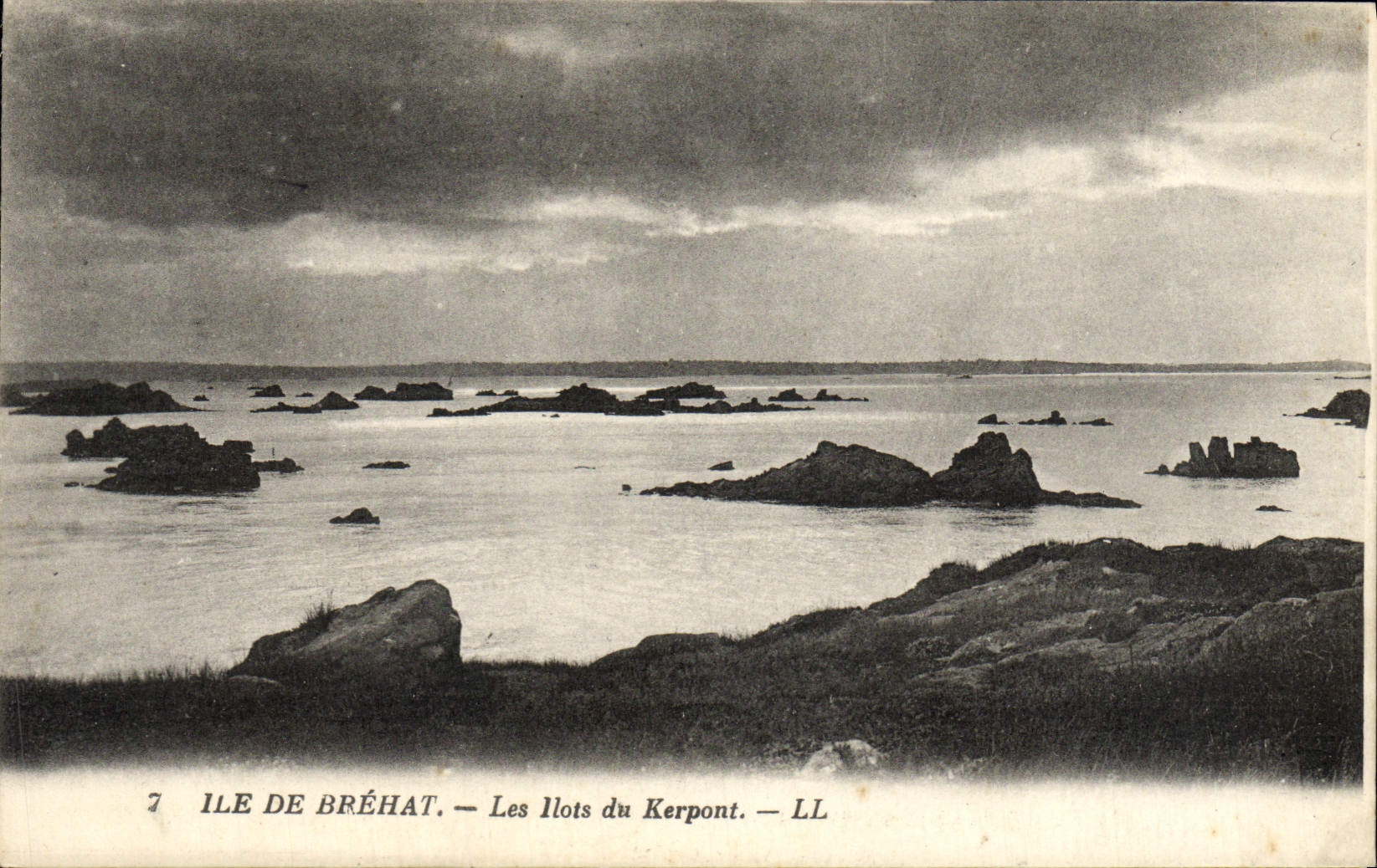 VINTAGE POSTCARD Island De Brehat Small islands of Kerpont