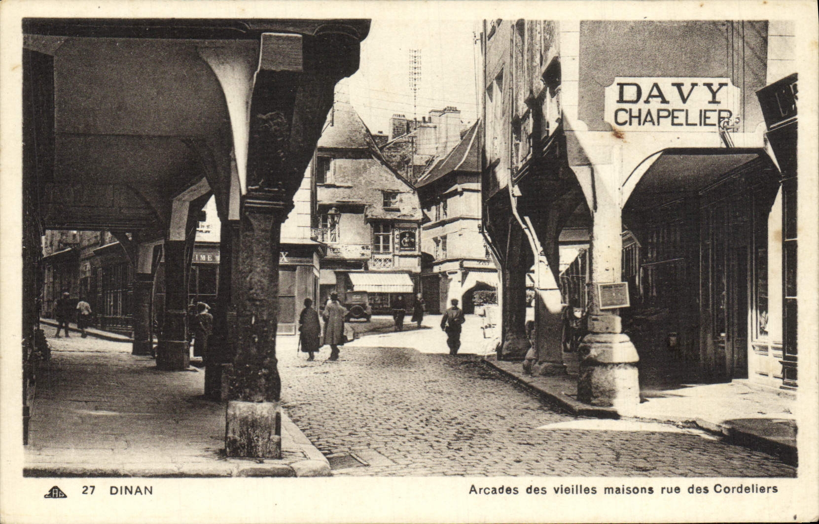 Arcadas de Dinan de la POSTAL de la VENDIMIA de la calle vieja de las casas del sombrerero de Davy Cordeliers