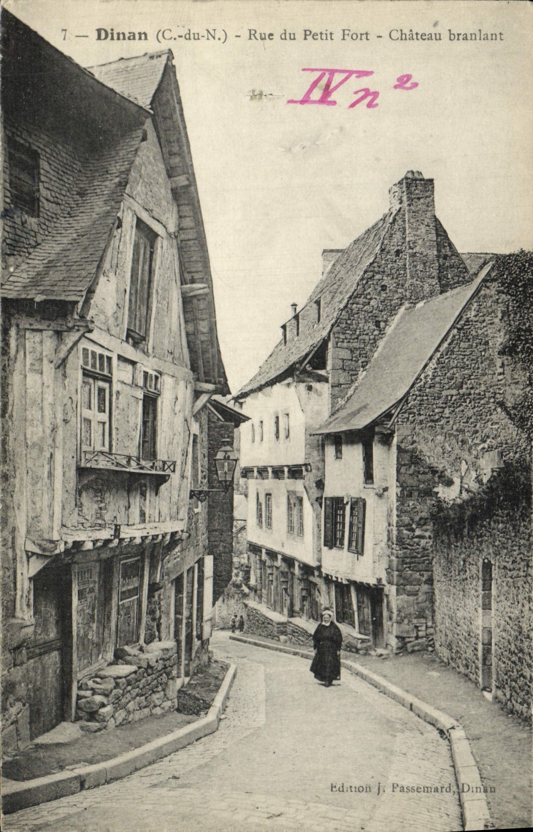 VINTAGE POSTCARD Dinan Street of the Small Strong shaking Castle