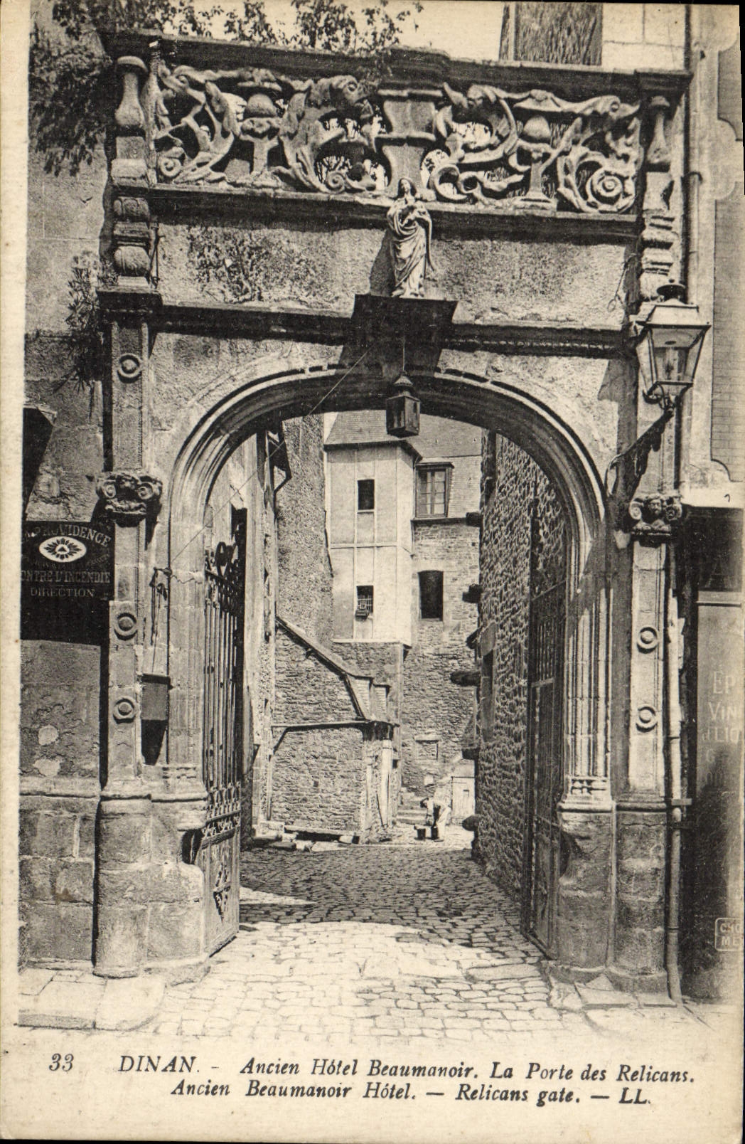 VINTAGE POSTCARD Dinan Old Beaumanoir Hotel the Gate of Relicans