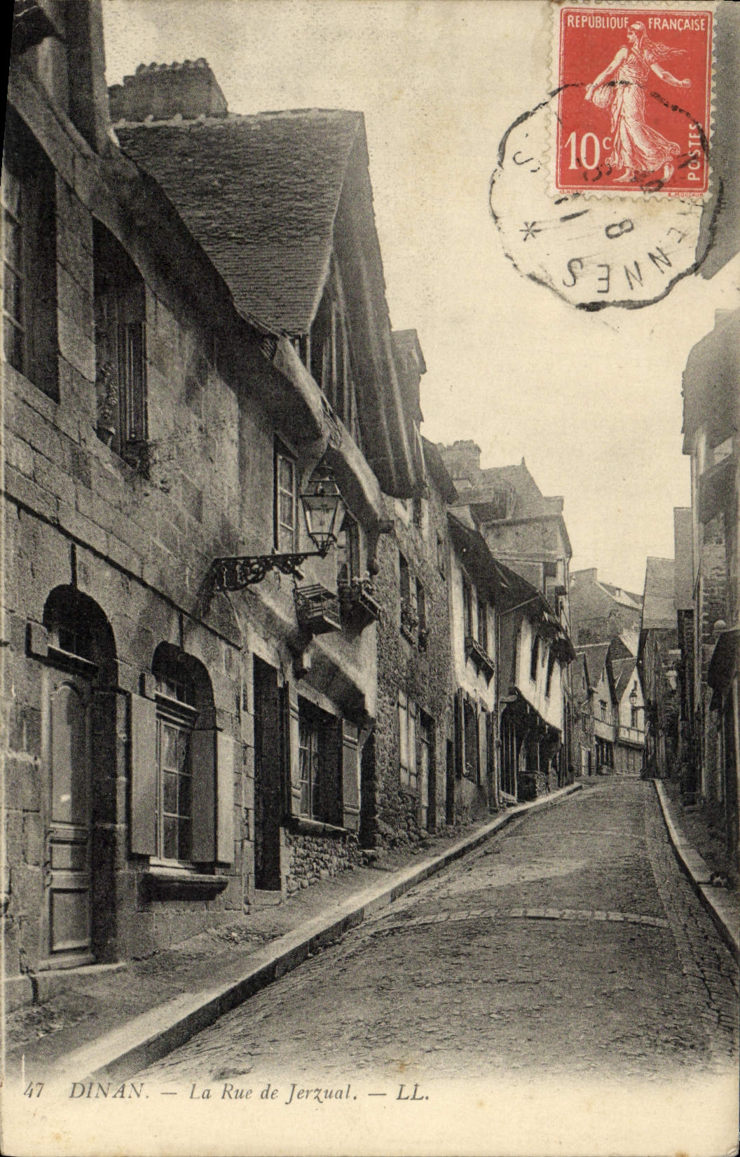VINTAGE POSTCARD Dinan the Street of Jerzual