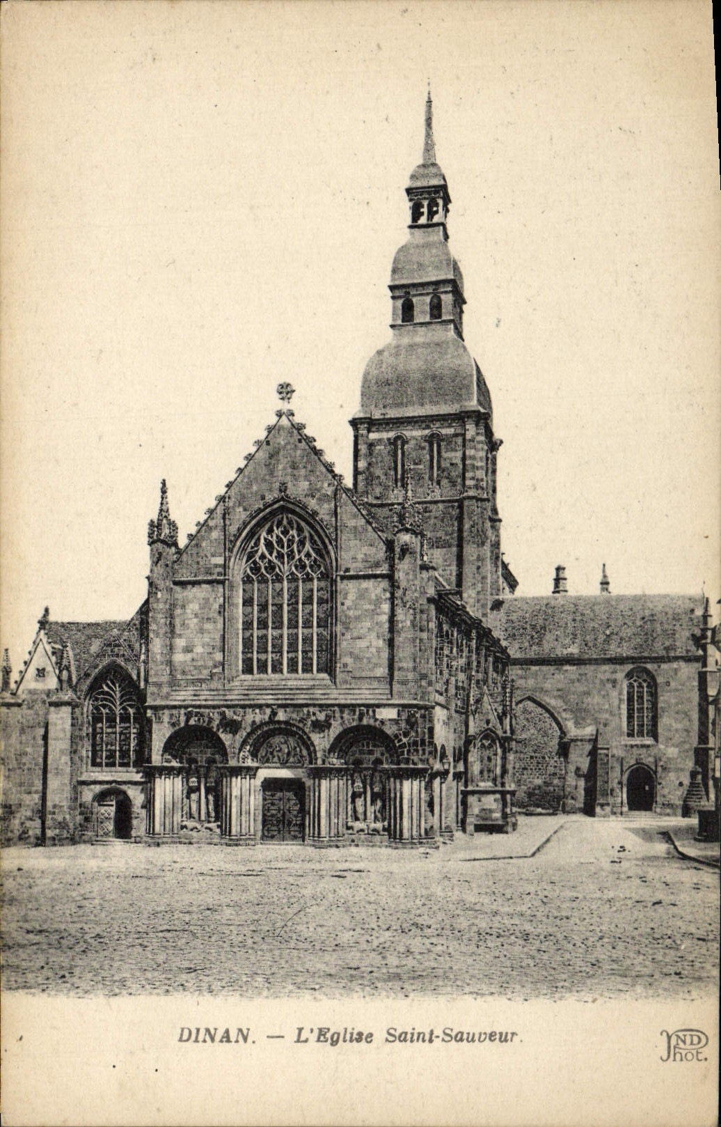 VINTAGE POSTCARD Dinan the Church Holy Saver