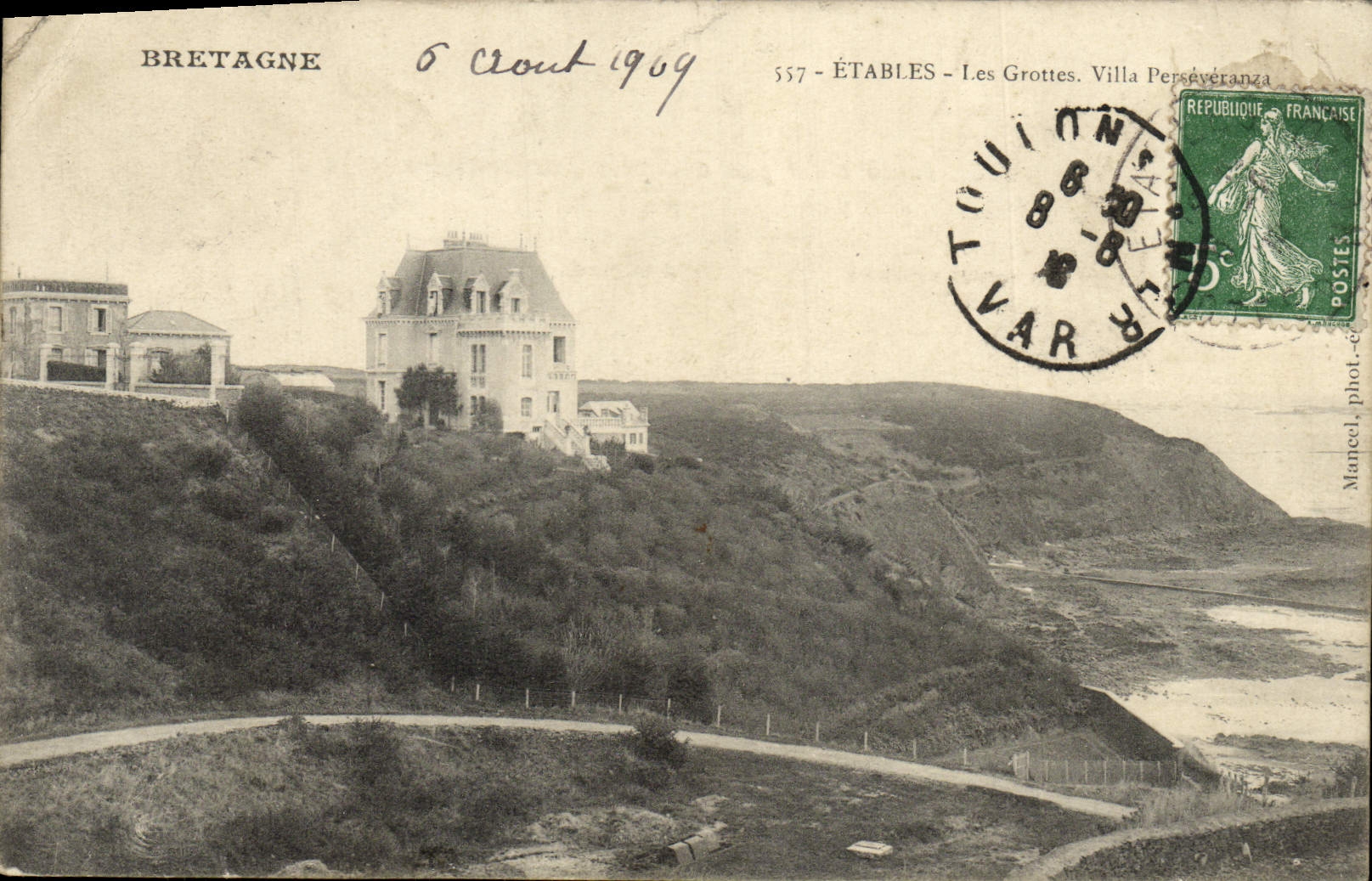 VINTAGE POSTCARD Brittany Cattle sheds the Caves Perseveranza Villa