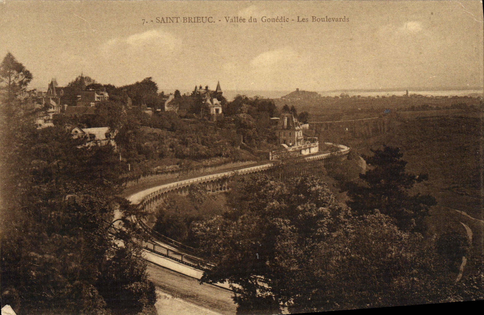 CPA Saint Brieuc Vallee du Gouedic Les boulevards