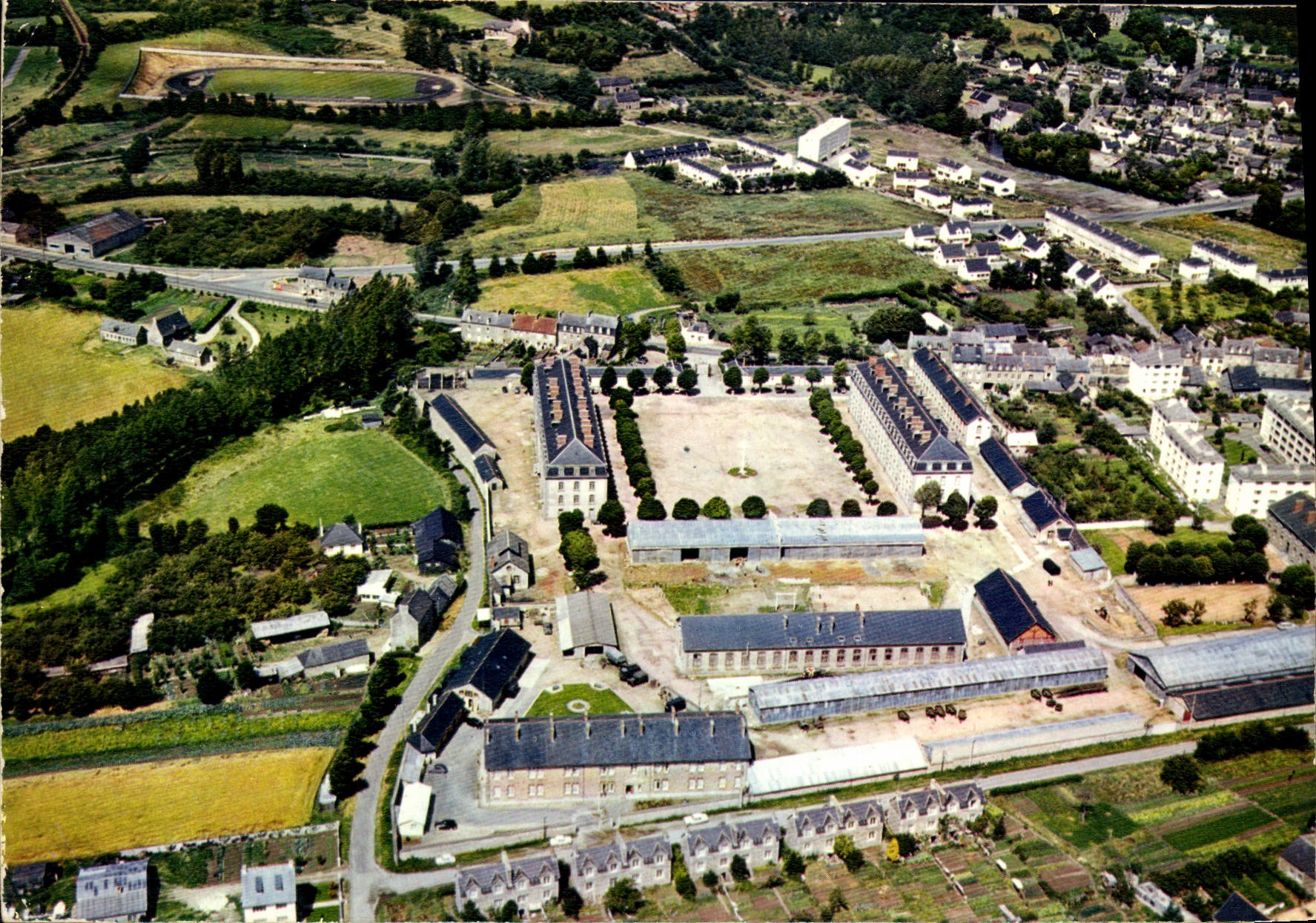 CPM Guingamp Caserne La Tour d'Auvergne Militaria