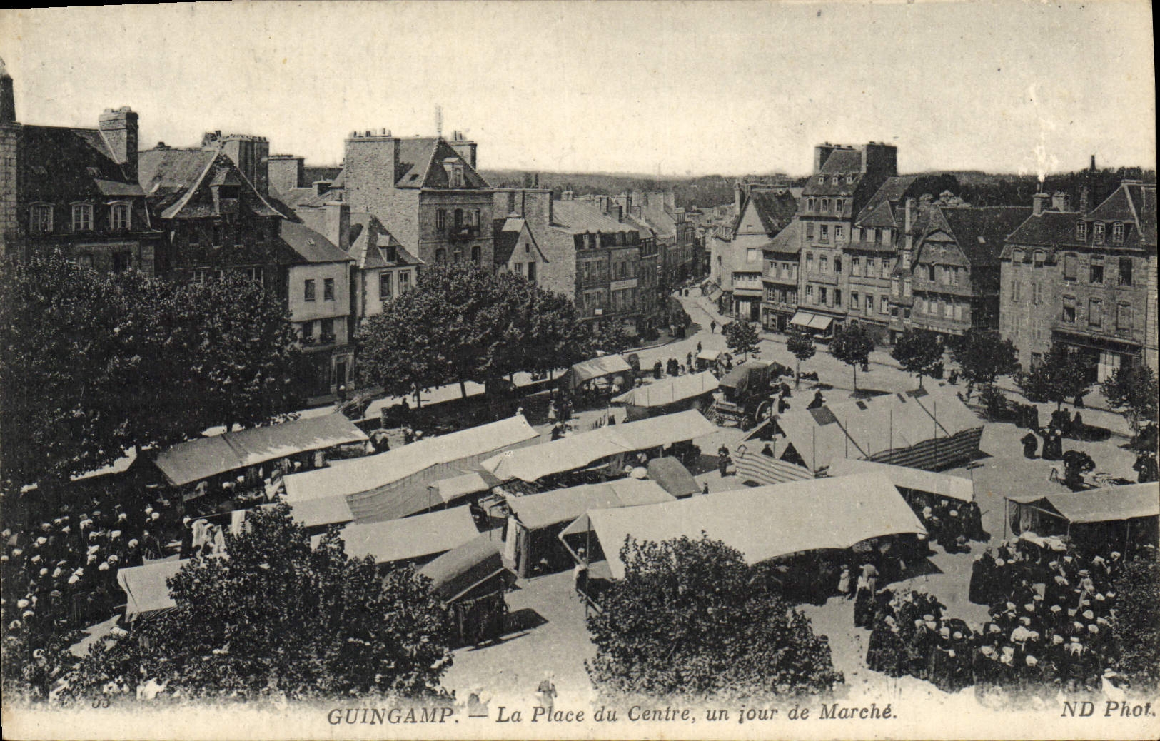 POSTAL Guingamp de la VENDIMIA el lugar del un día de centro de mercado
