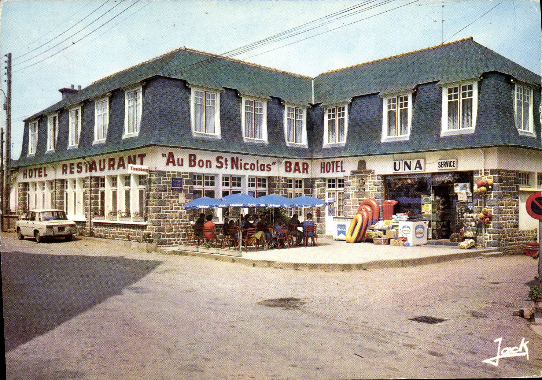 CPM Hillion Hotel Restaurant Au Bon St Nicolas et la libre service