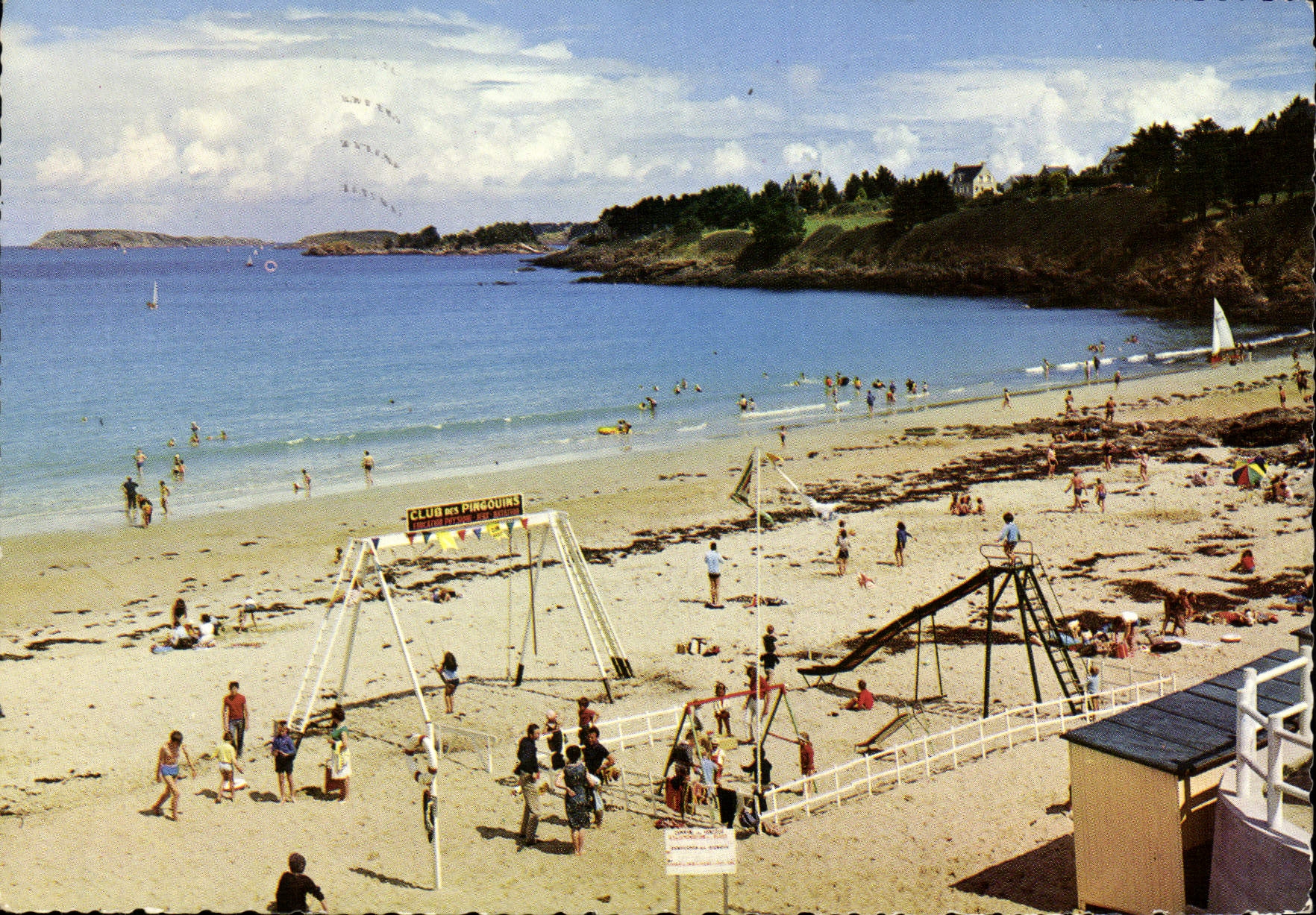 MODERN CARD Lancieux the beach club of the Penguins