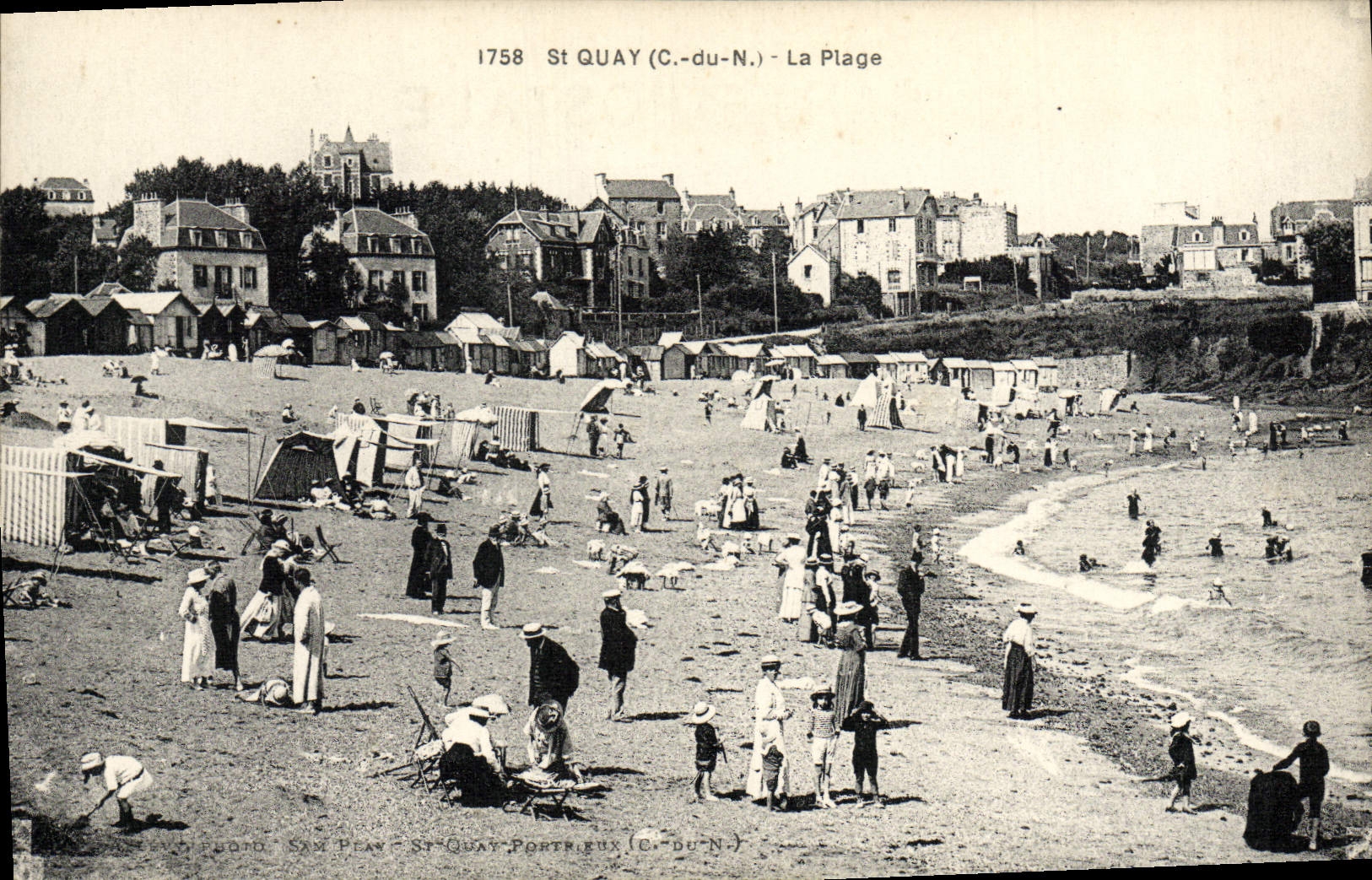 VINTAGE POSTCARD St Quay the Beach