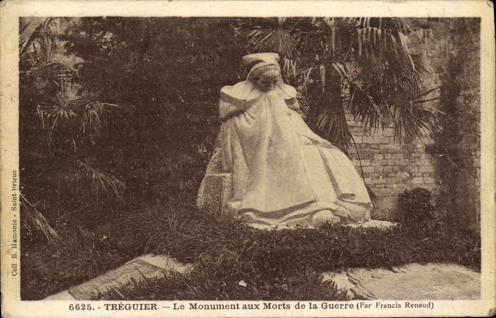 CPA Treguier Le Monument Aux Morts De La Guerre Militaria