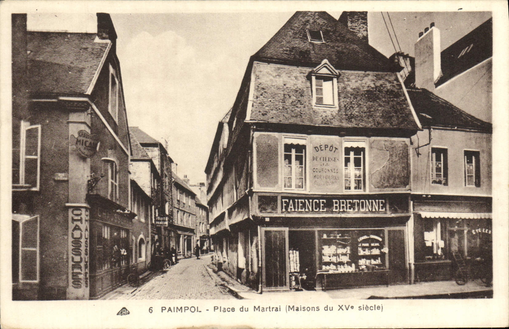 CPA Paimpol Place du Martrai Maisons du 15eme