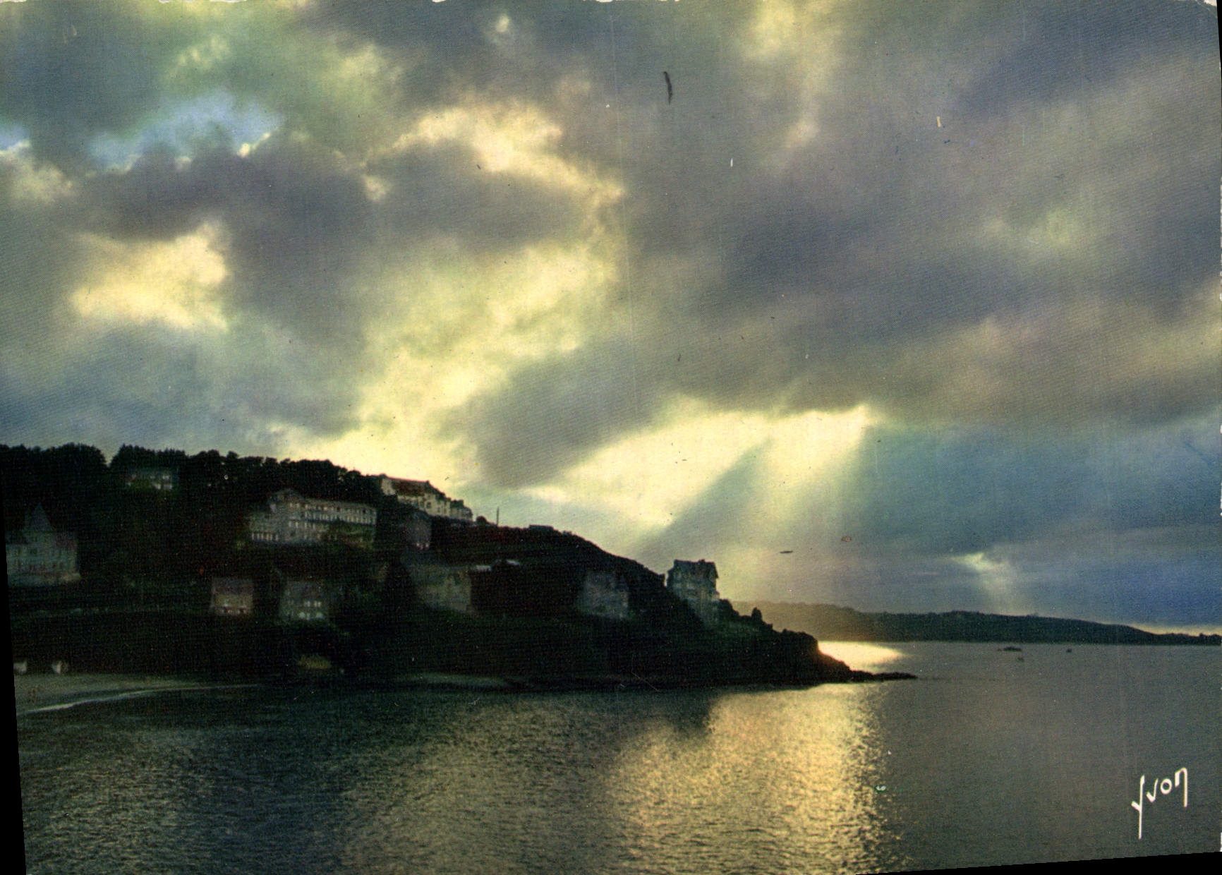 CPM Perros Guirec Effet de contre jour sur la cote de granit