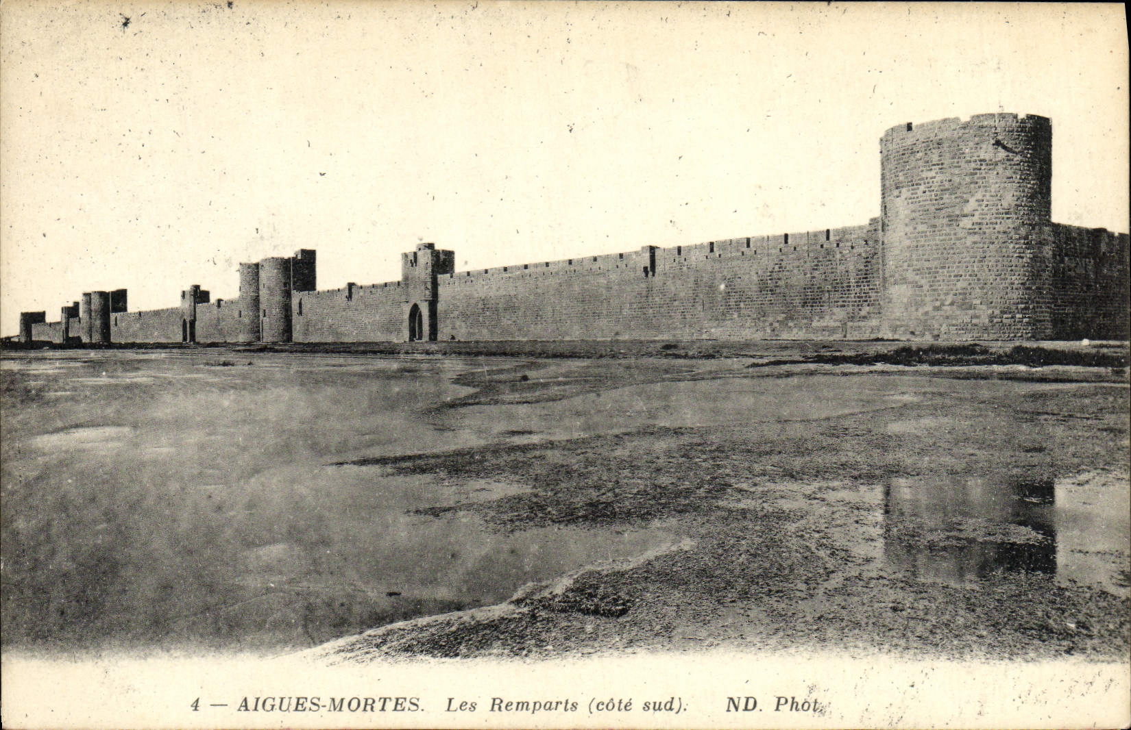 CPA Algues Mortes Les remparts 