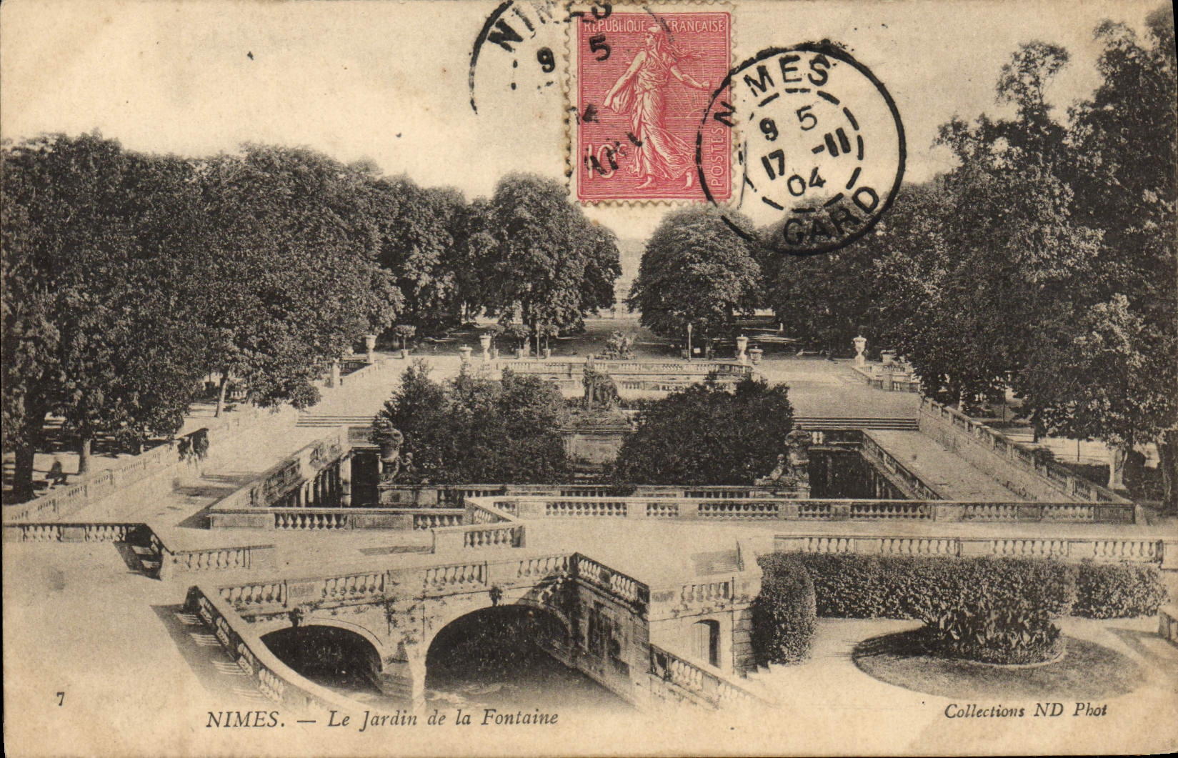 CPA Nimes Le Jardin De La Fontaine