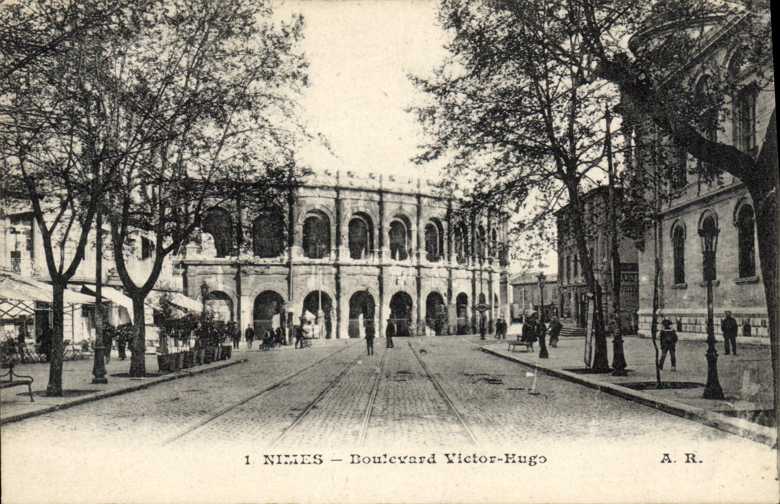 Bulevar Victor Hugo de Nimes de la POSTAL de la VENDIMIA