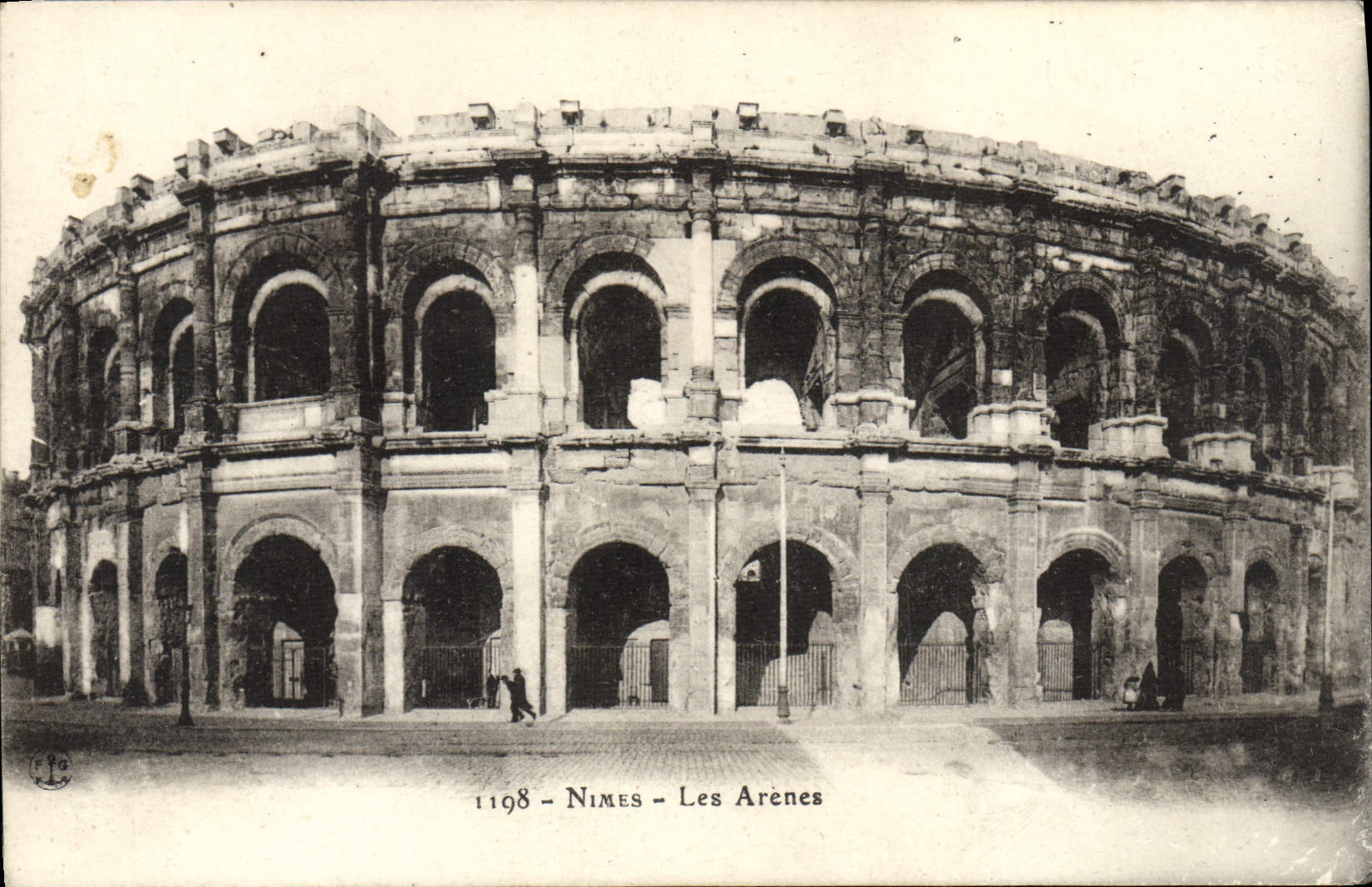 CPA Nimes Les Arenes