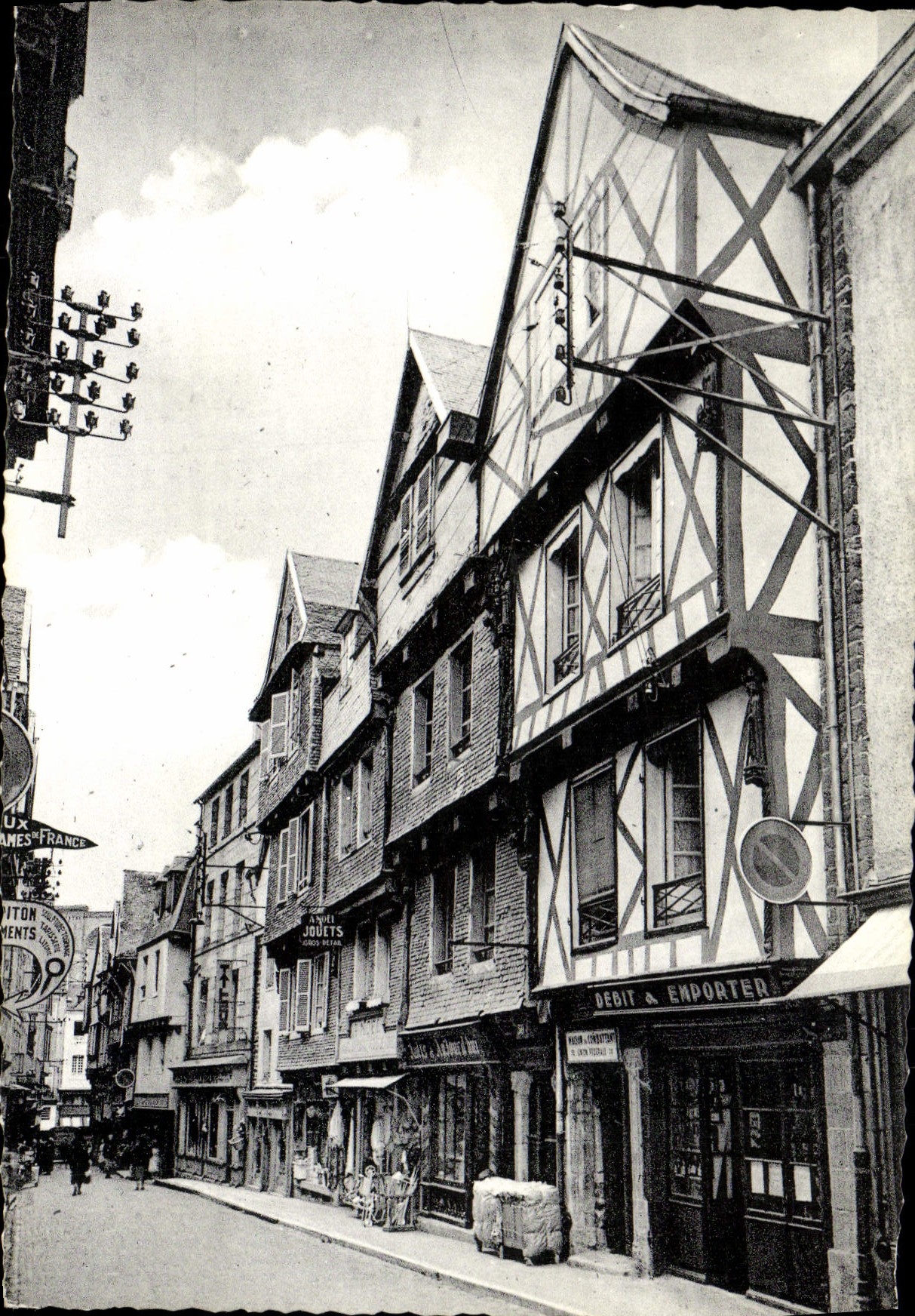 MODERN CARD Morlaix Main street Old women Houses