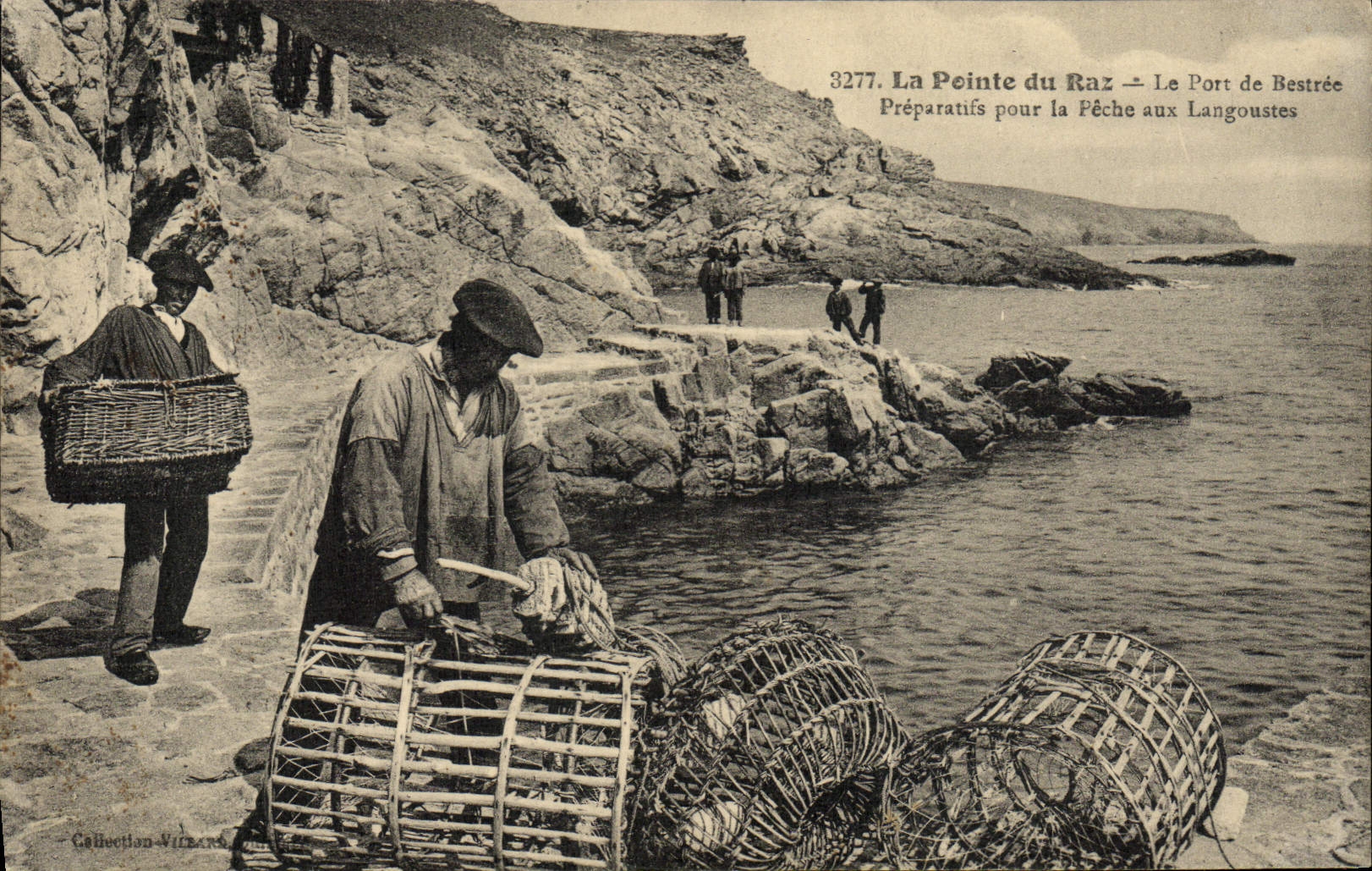 CPA La Pointe Du Raz Le Port De Bestree Preparatifs Pour La Peche Aux Langoustes TOP