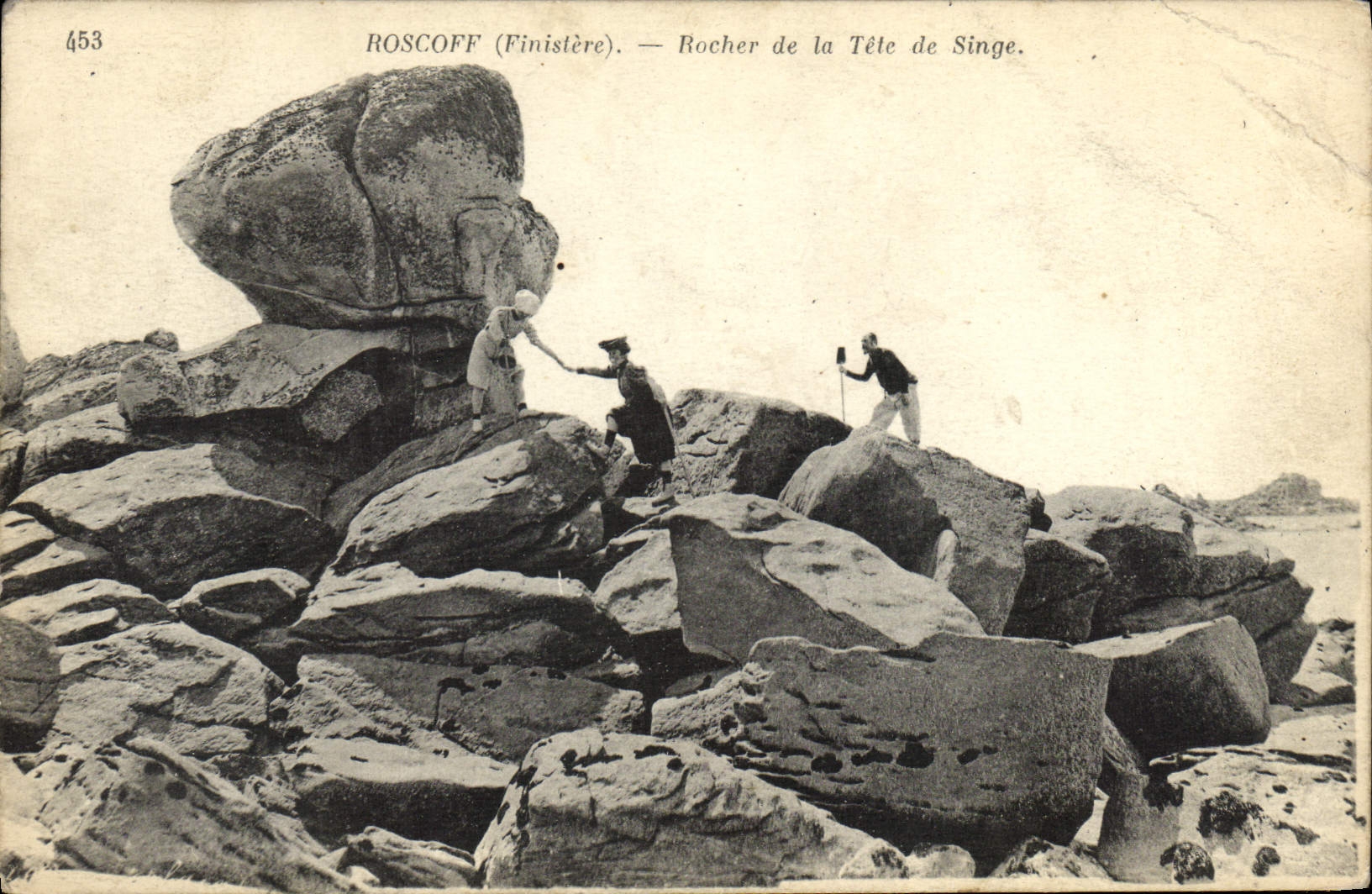 VINTAGE POSTCARD Roscoff Rock of the Head of Monkey