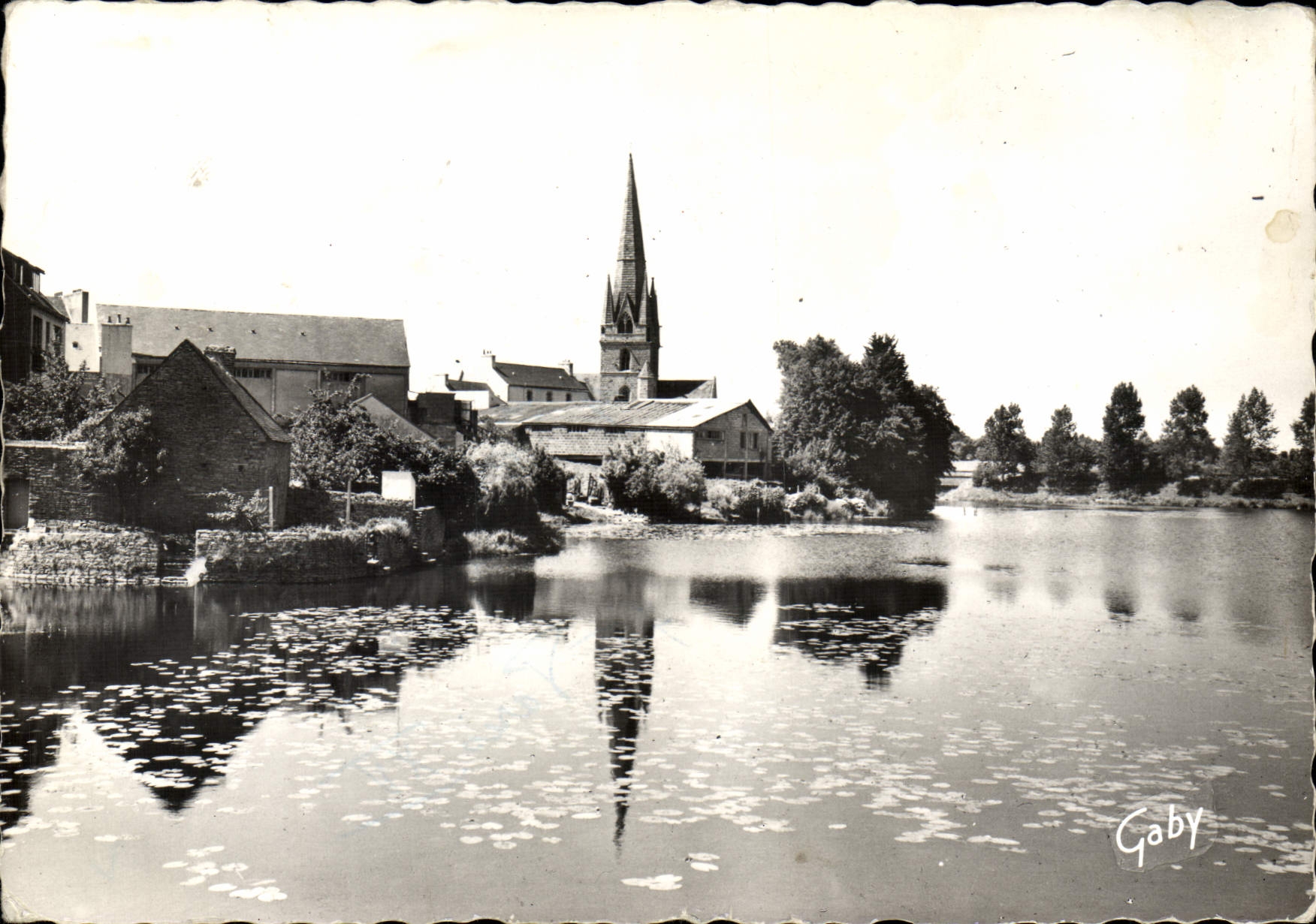 MODERN CARD Rosporden View