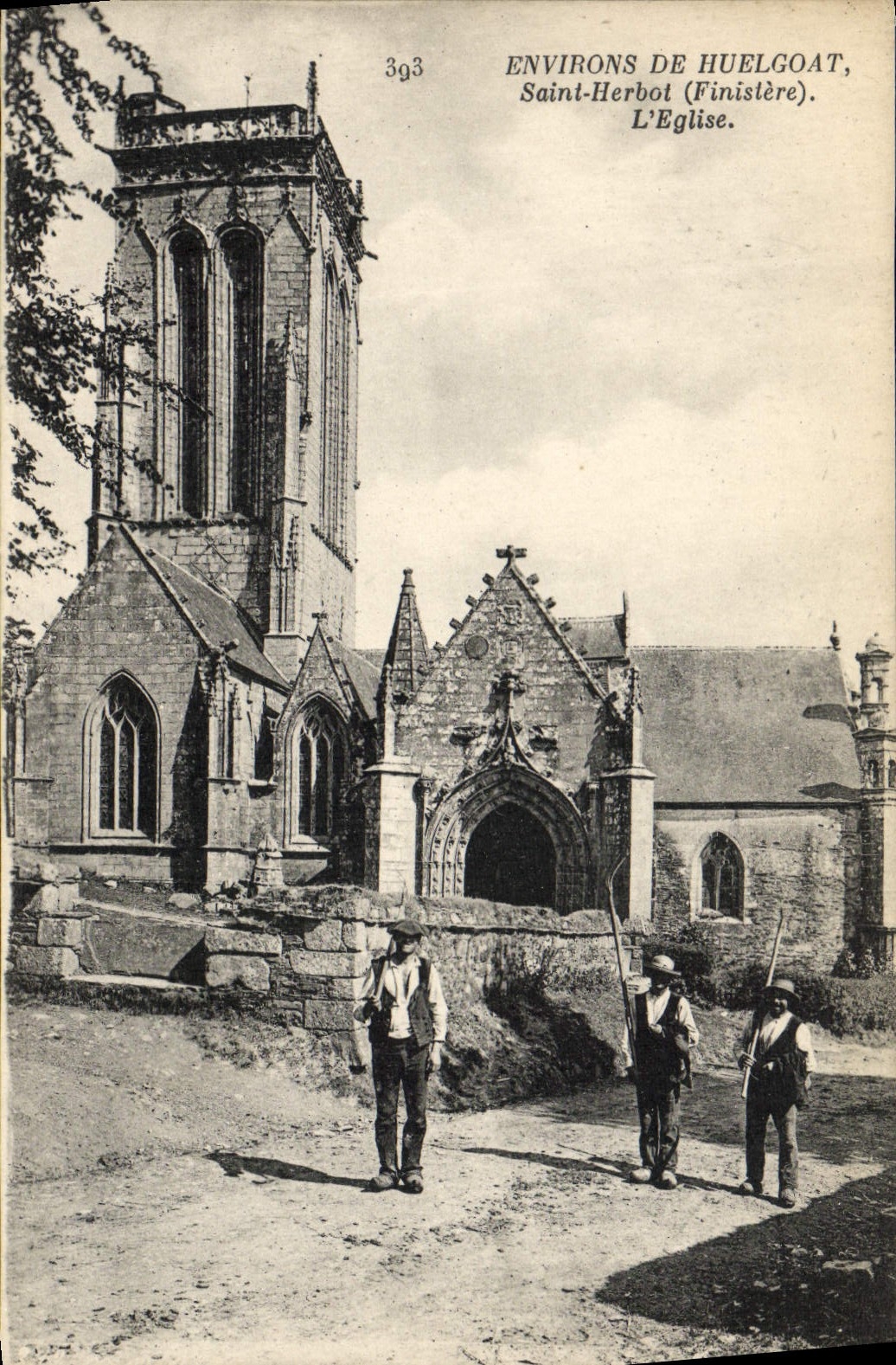 VINTAGE POSTCARD Surroundings of Holy Huelgoat Herbot the Church Peasants Folklore