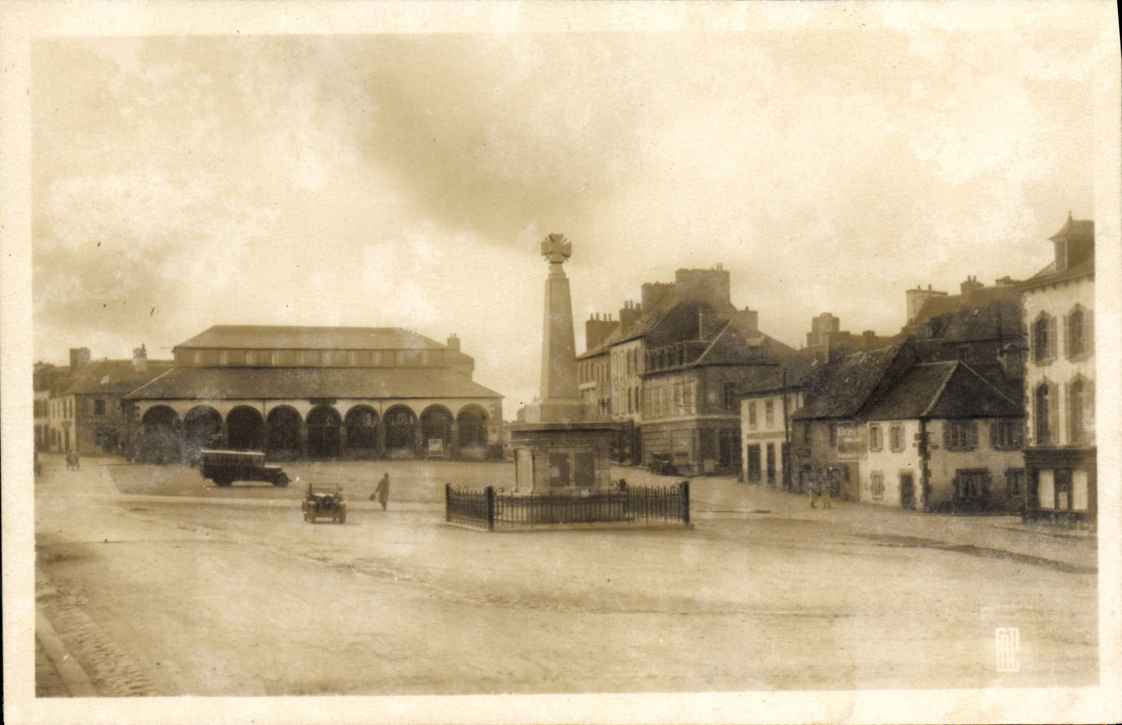 La POSTAL Landivisiau de la VENDIMIA coloca la iglesia la guerra conmemorativa y el mercado cubrió