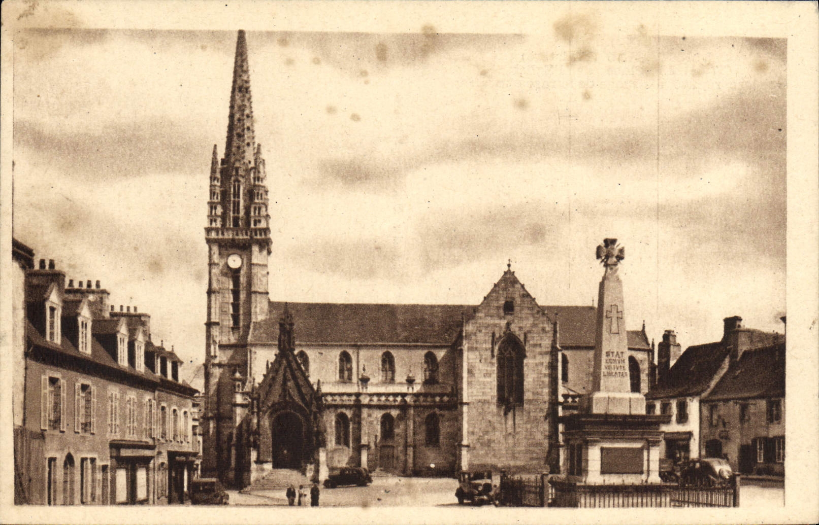 VINTAGE POSTCARD Landivisiau the Place of the Church Centers famous breeding of the race chevallne