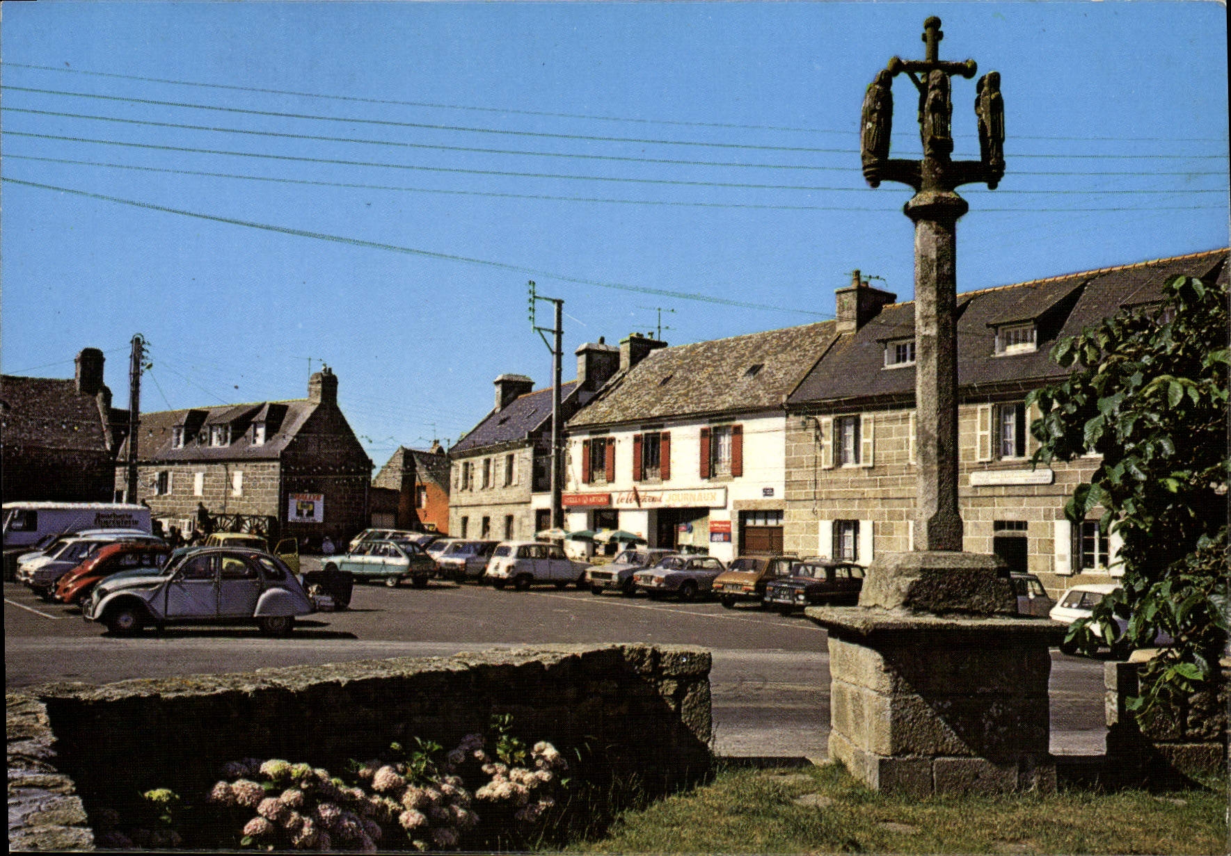 CPM Lampaul Plouarzel La Place de l'eglise