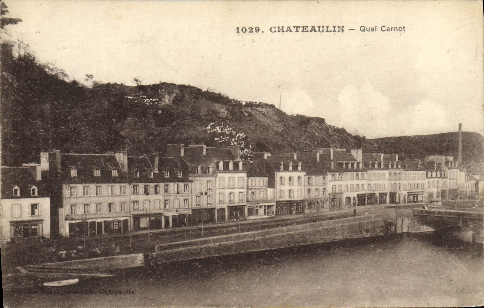 VINTAGE POSTCARD Chateaulin Carnot Quay
