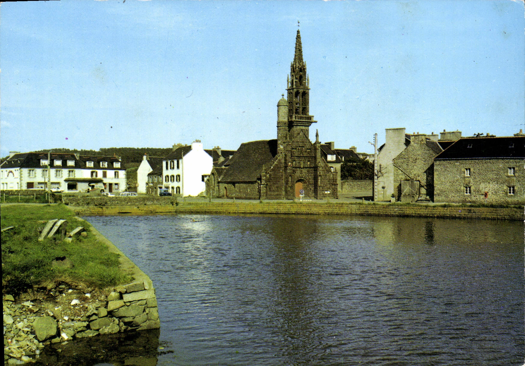 MODERN CARD the Camfrout Hospital the river of the Hospital and the Parish church