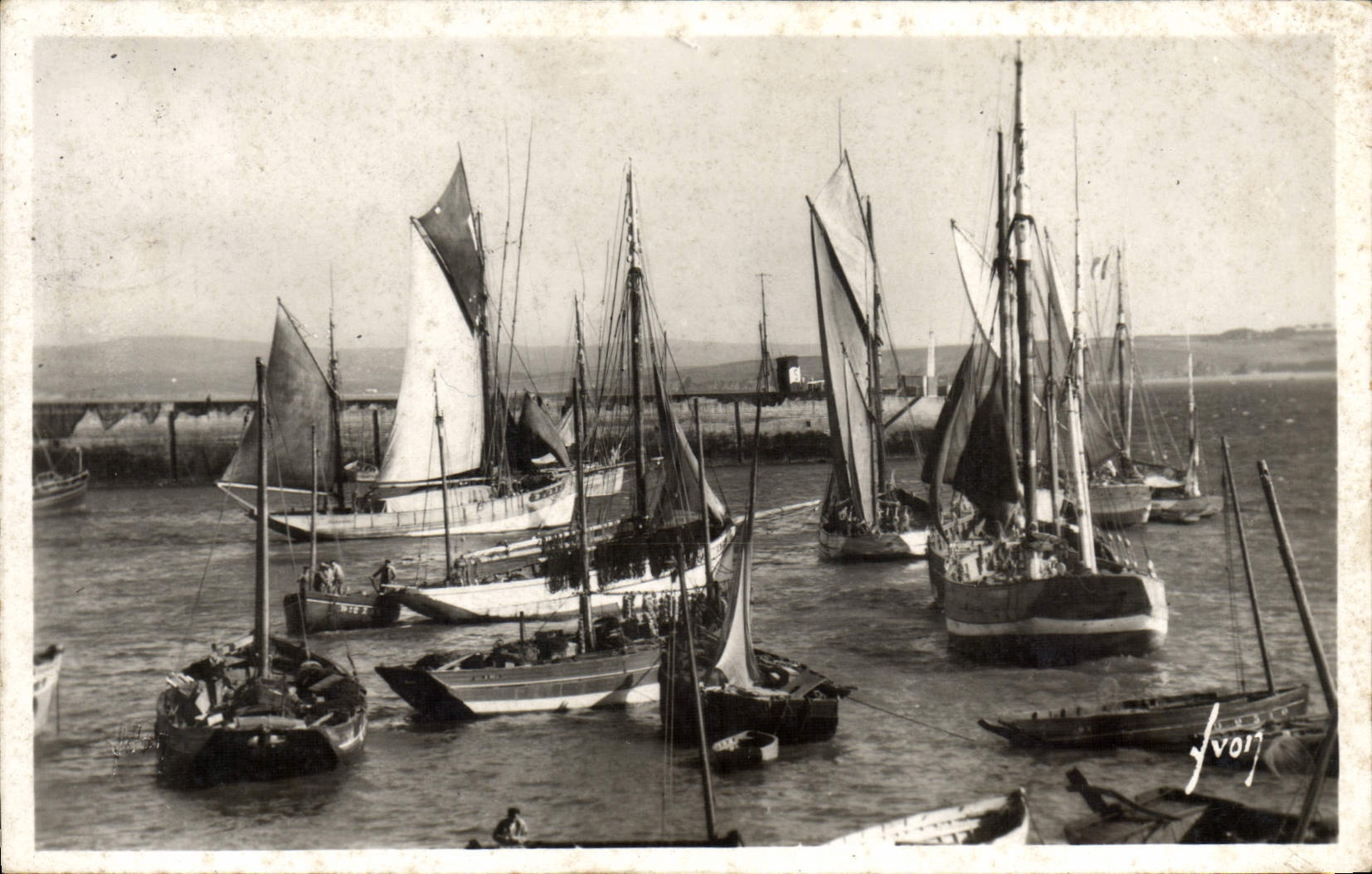 MODERN CARD Douarnenez Boats