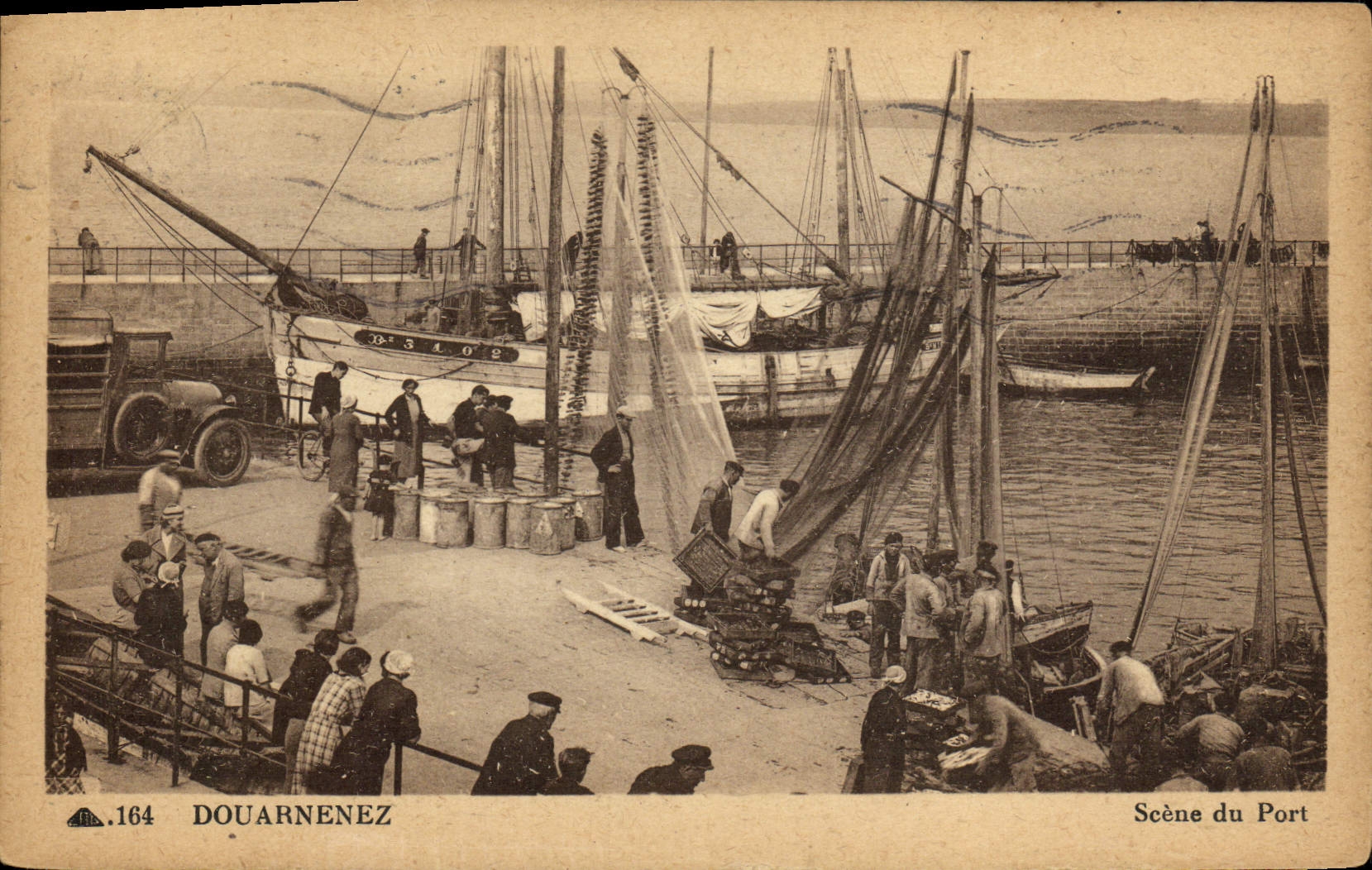 VINTAGE POSTCARD Douarnenez Scene of the Port Boats