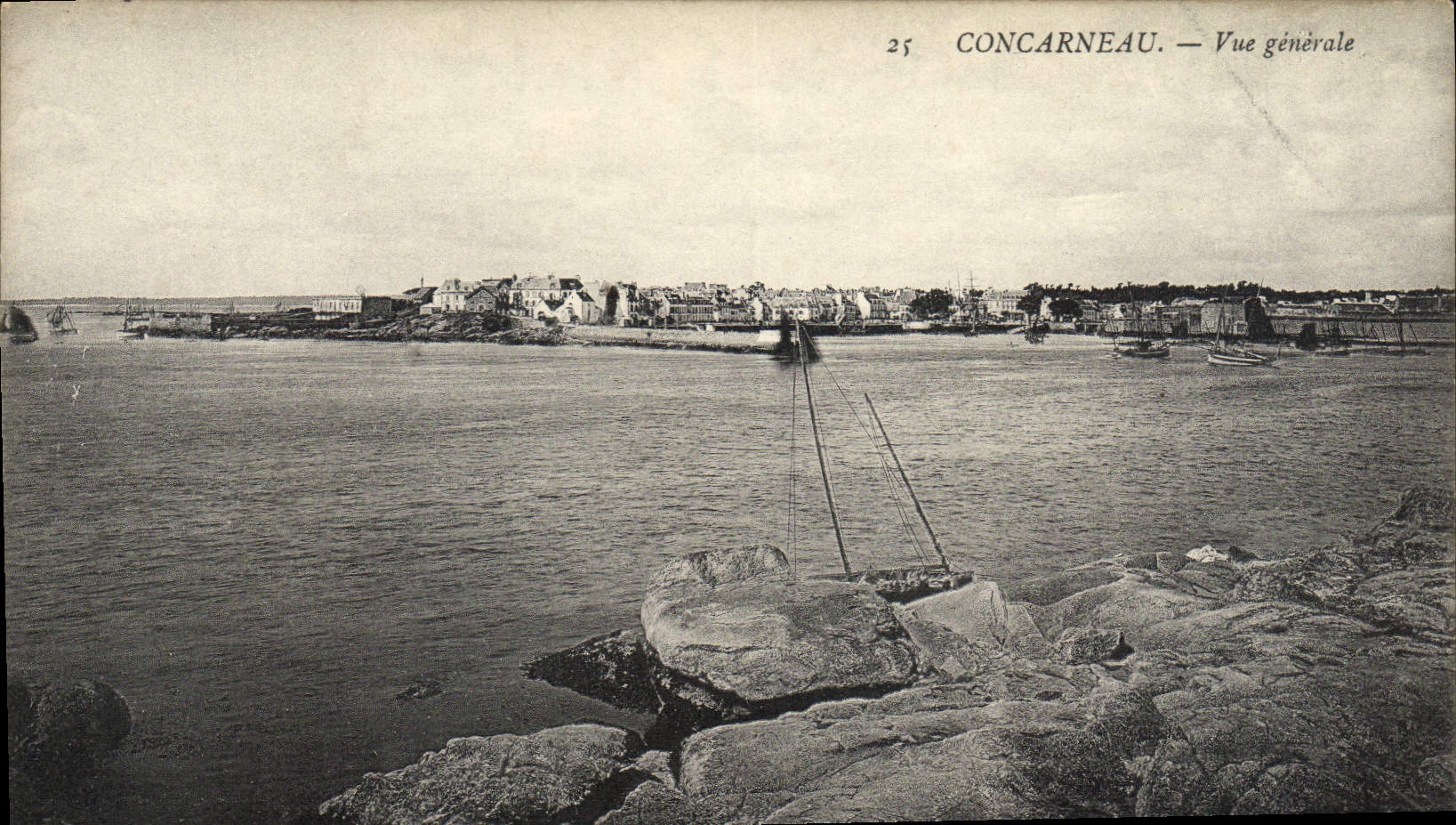 VINTAGE POSTCARD Concarneau View