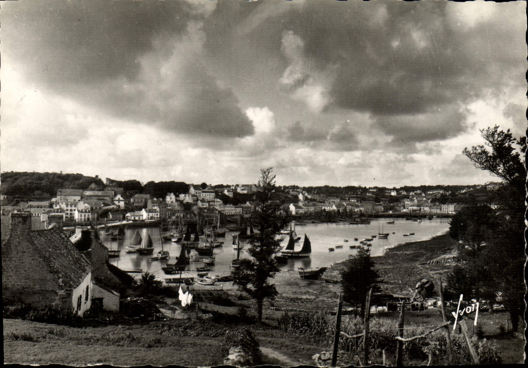 MODERN CARD Audierne the Port