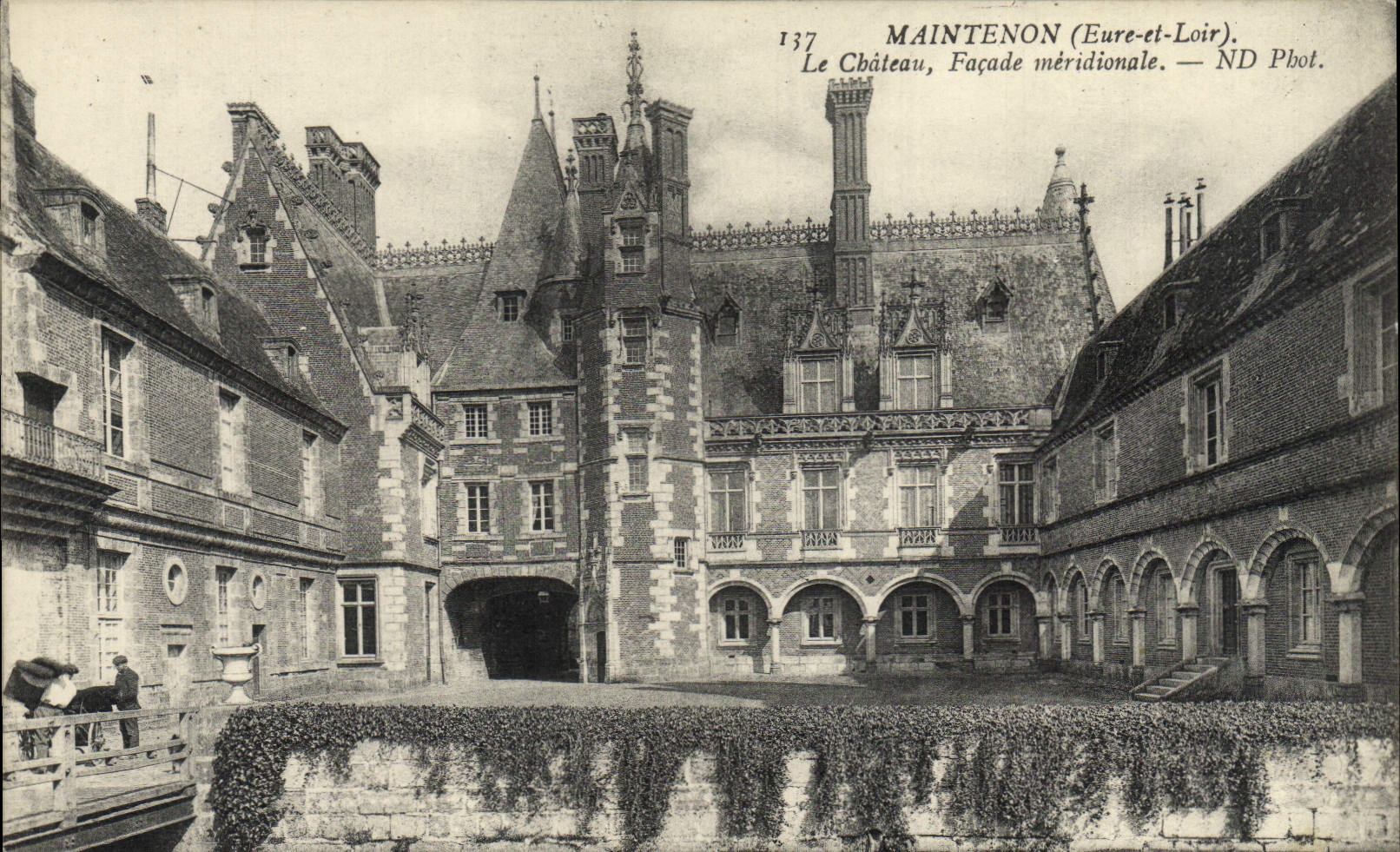 CPA Maintenon Le Chateau Facade Meridionale