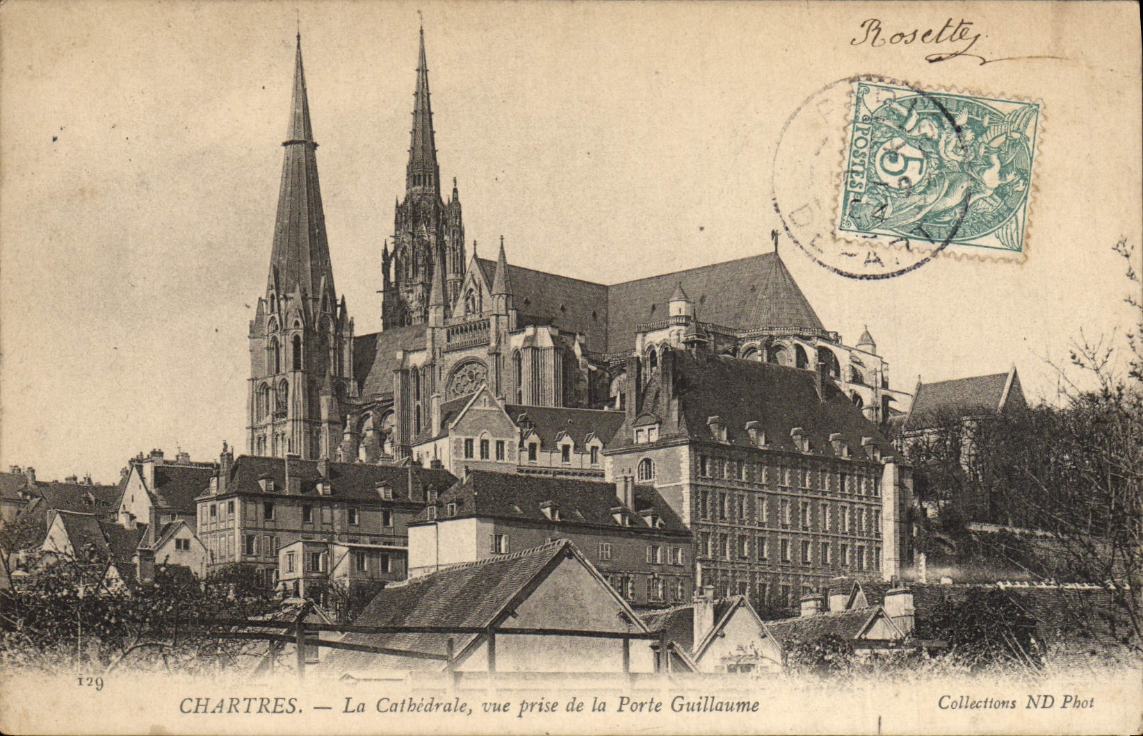 CPA Chartres La Cathedrale Vue Prise De La Porte Guillaume