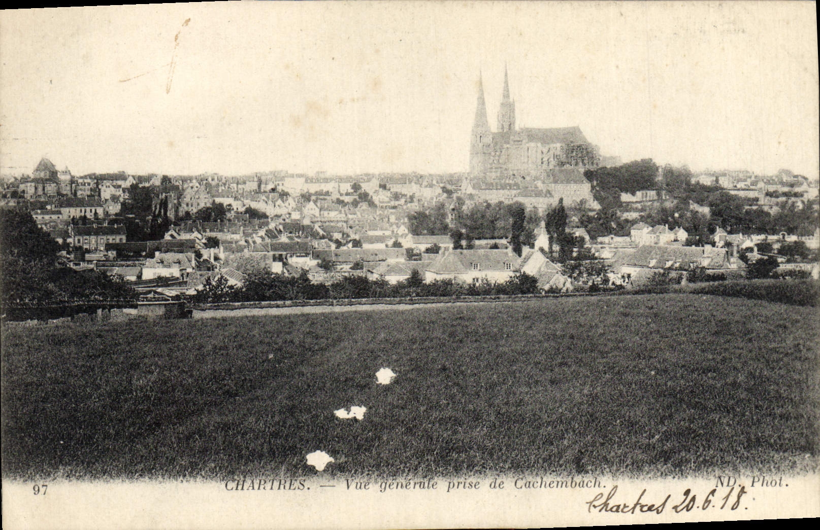 POSTAL Chartres View Taken De Cachembach de la VENDIMIA