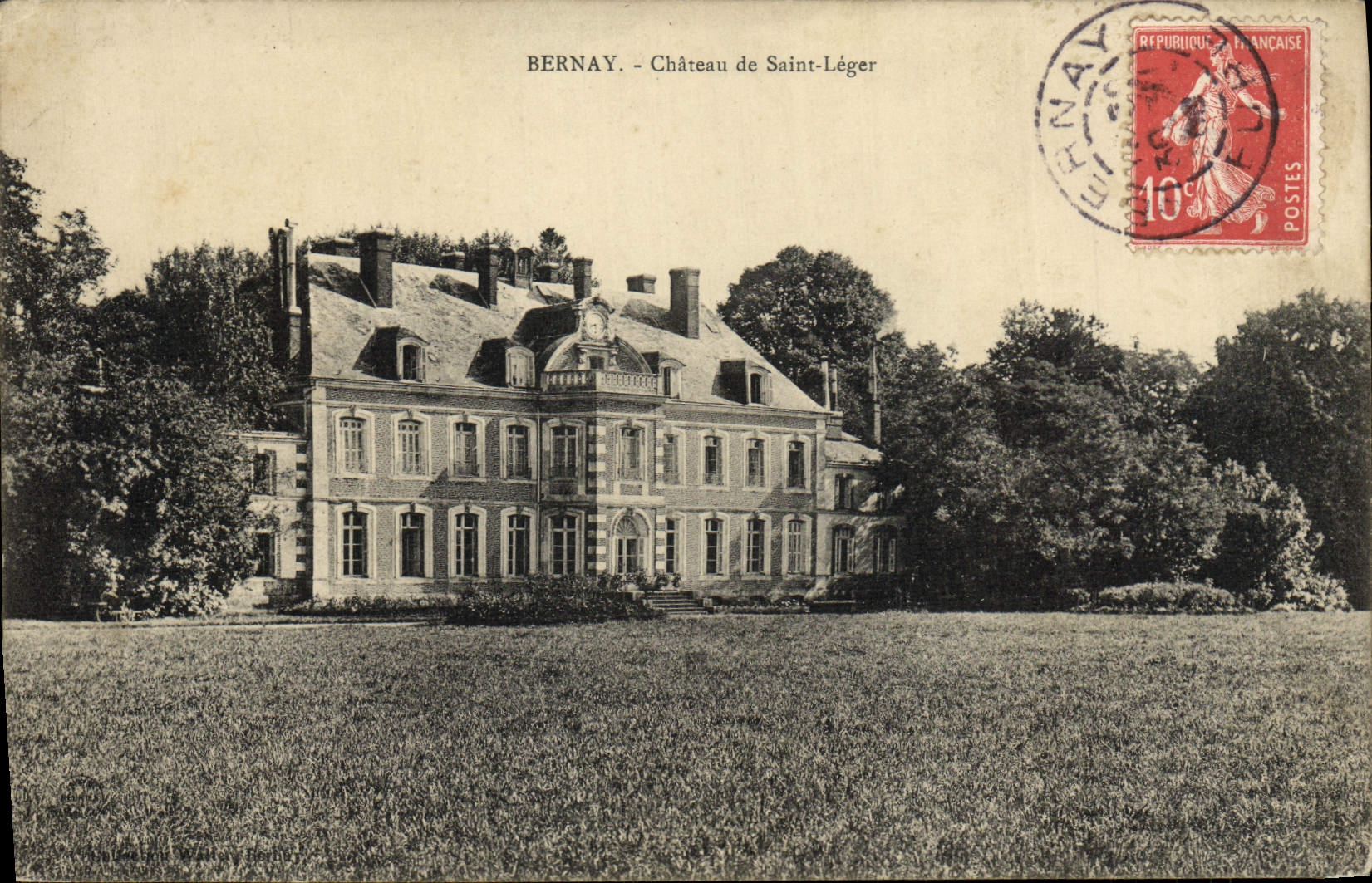 VINTAGE POSTCARD Bernay Castle Of Light Saint