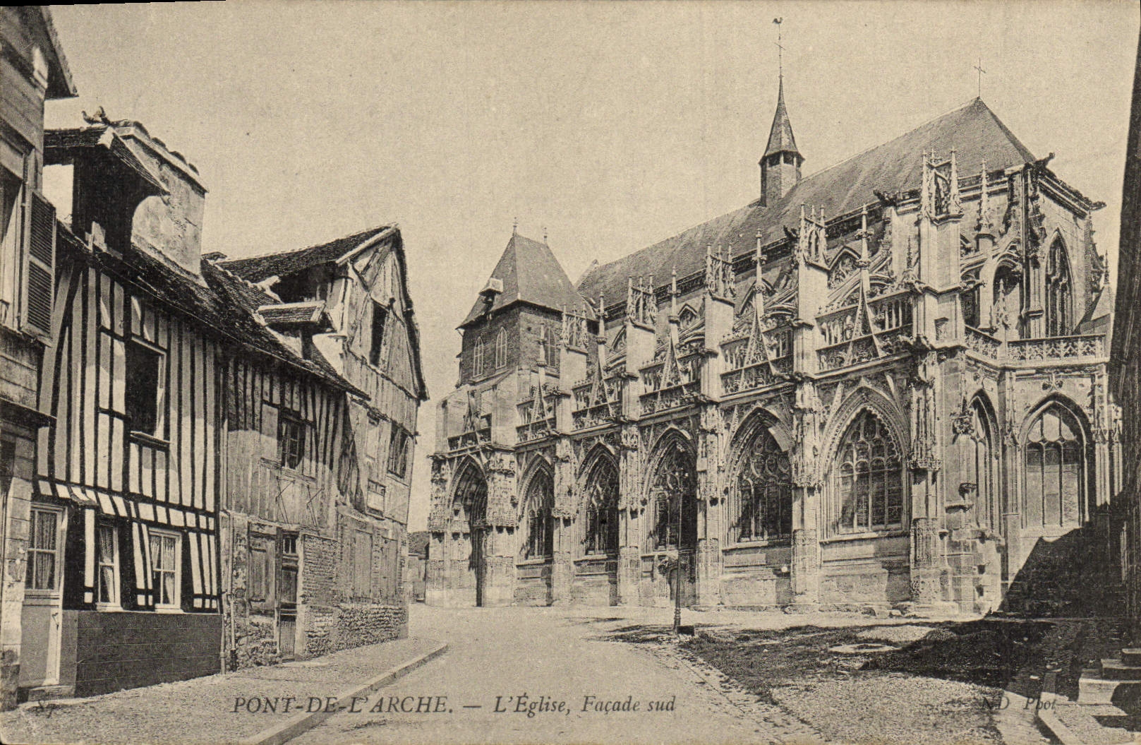 VINTAGE POSTCARD Bridge Of the Arch the Church Southern Frontage