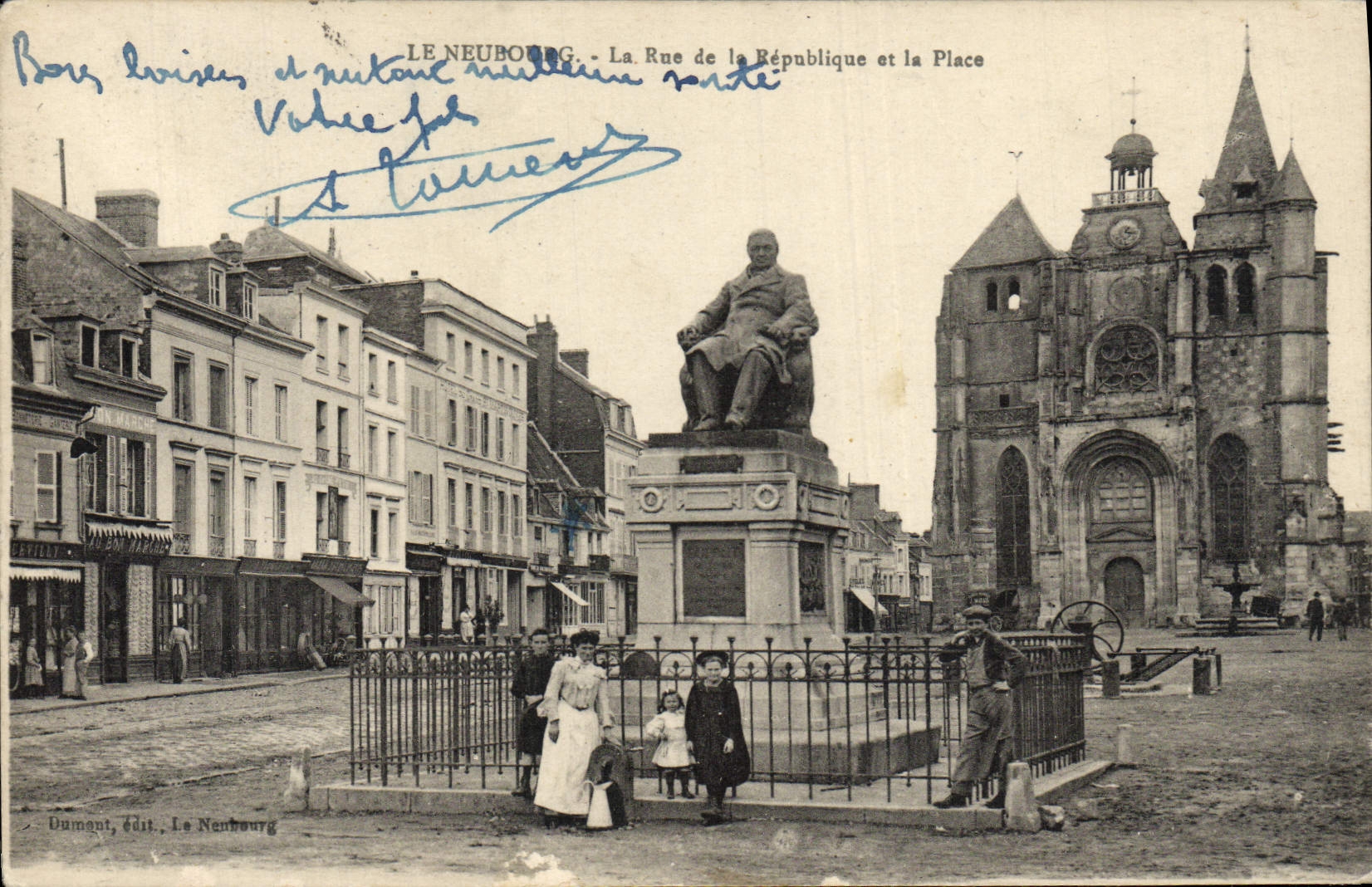 CPA Le Neubourg La Rue De La Republique Et La Place