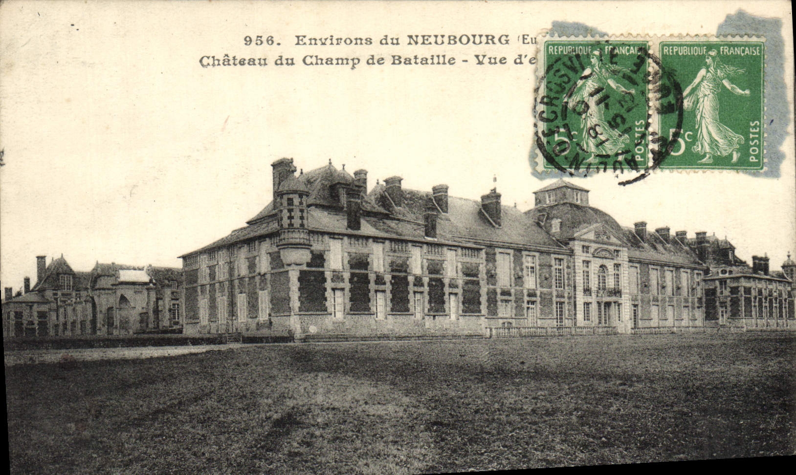CPA Environs Du Neubourg Chateau Du Champ De Bataille