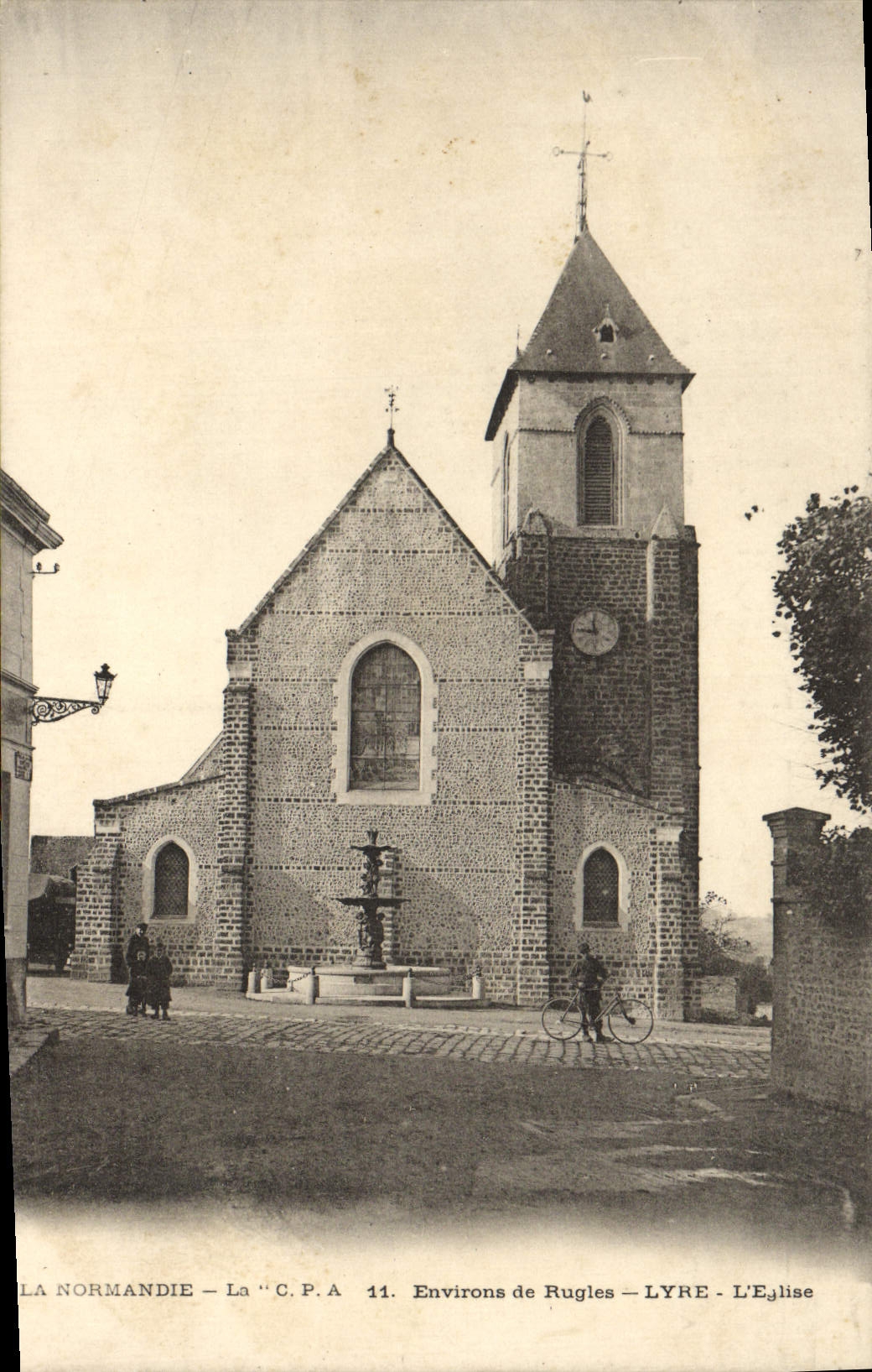 CPA La Normandie Environs De Rugles Lyre L'Eglise