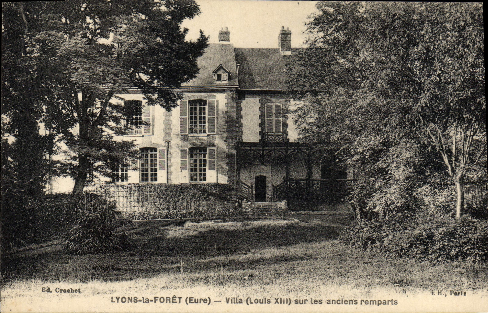 VINTAGE POSTCARD Lyons the Drill Villa Louis XIII On the Old Walls