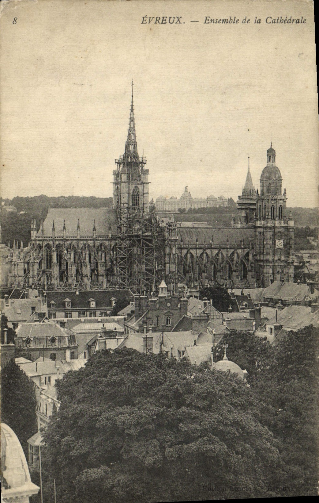 POSTAL Evreux de la VENDIMIA junto de la catedral