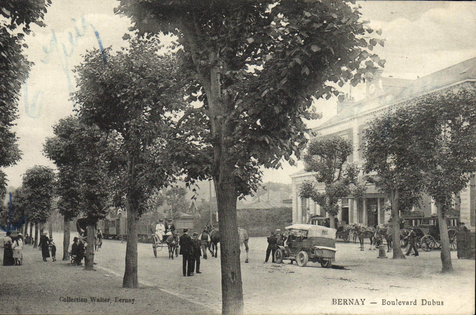 VINTAGE POSTCARD Bernay Boulevard Dubus (good animation)