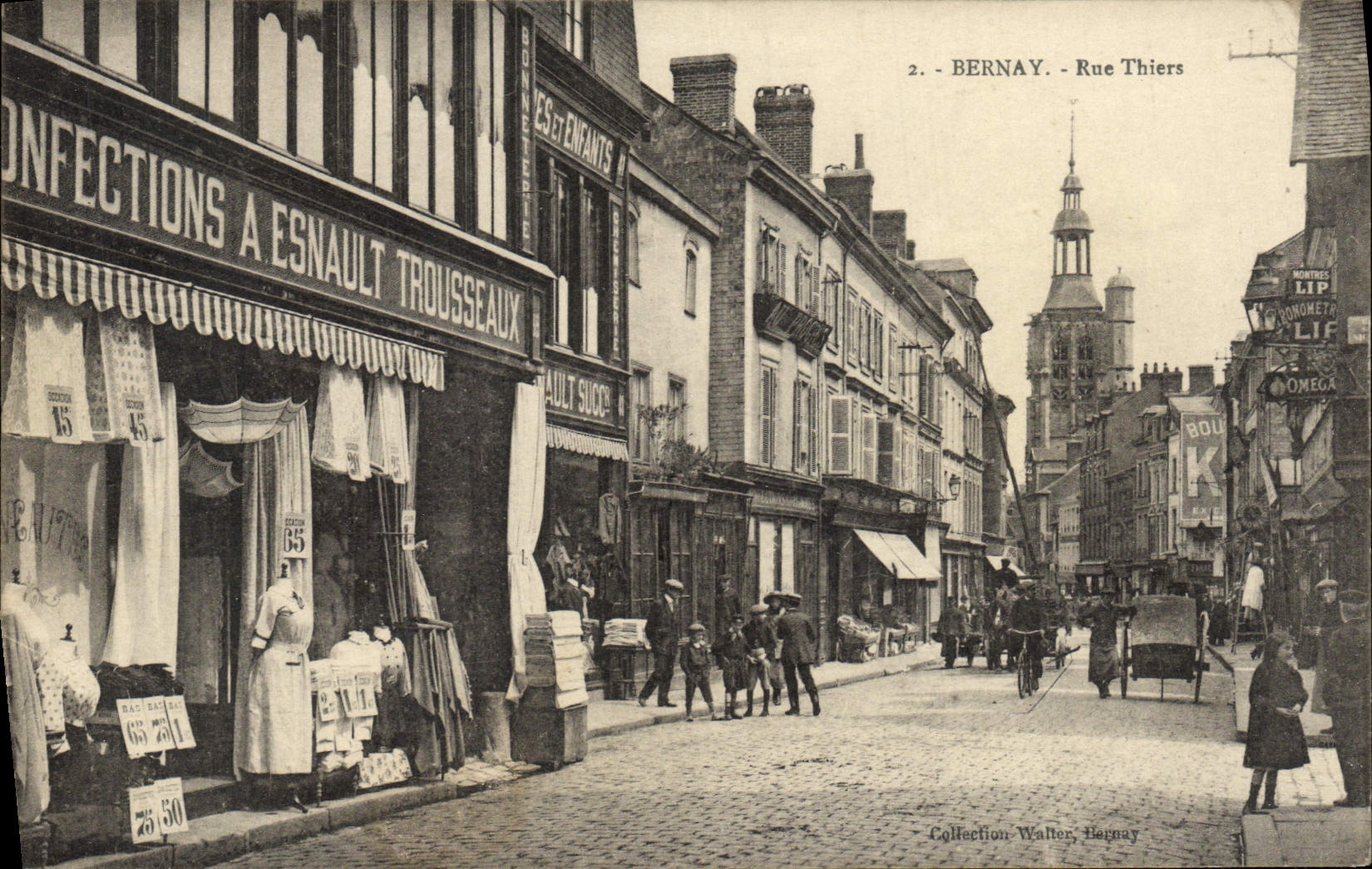 VINTAGE POSTCARD Bernay Street Thiers Clothes industries Esnault Trousseaus (good animation)
