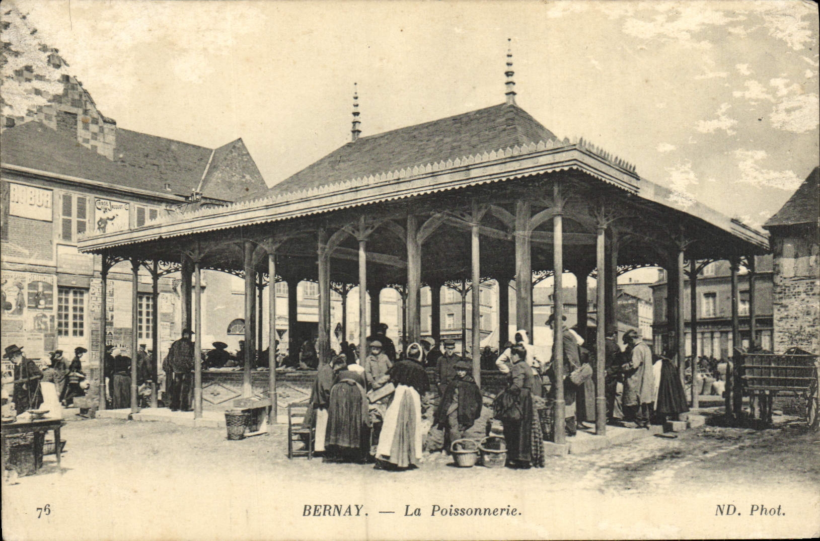 POSTAL Bernay de la VENDIMIA la señal de la tienda de los pescados