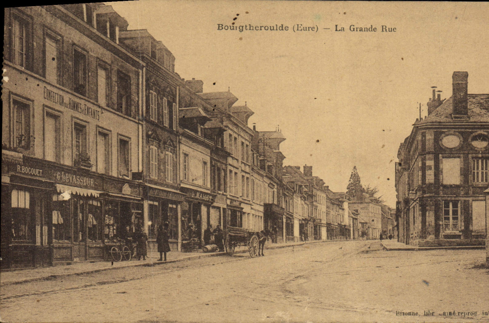 VINTAGE POSTCARD Bourgtheroudle Main street