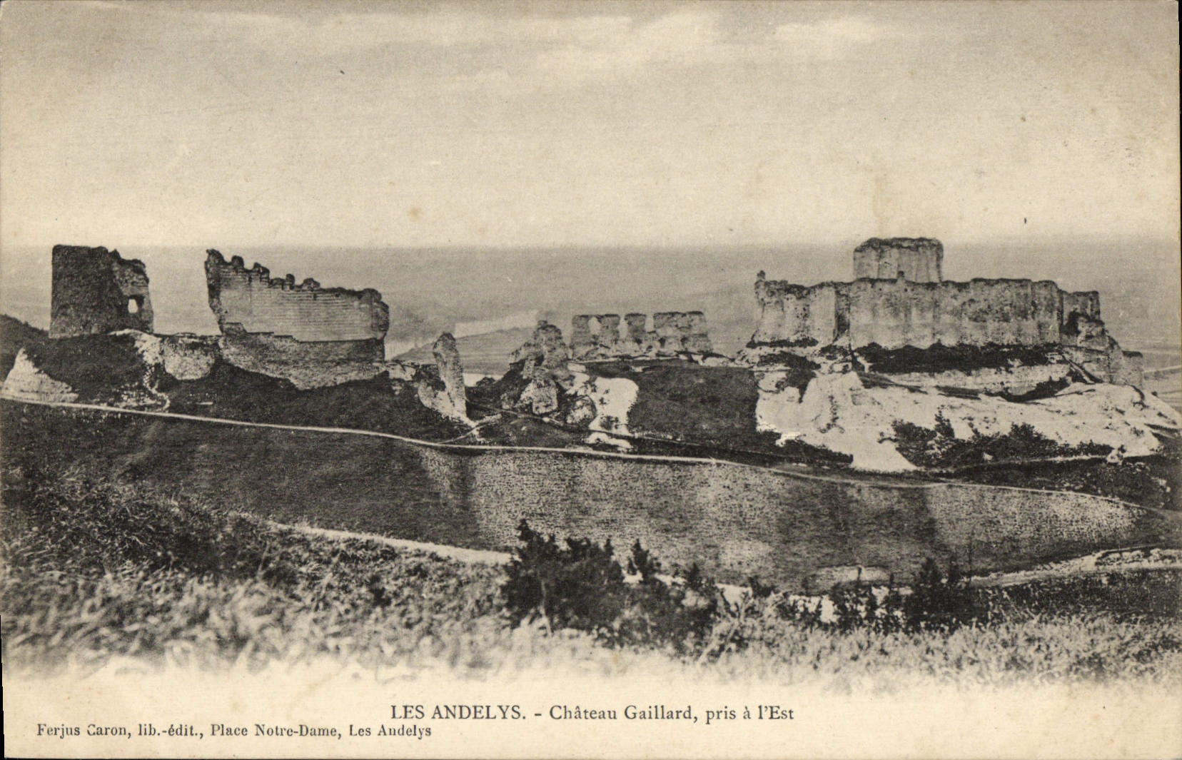VINTAGE POSTCARD Andelys Strong Castle taken in the East